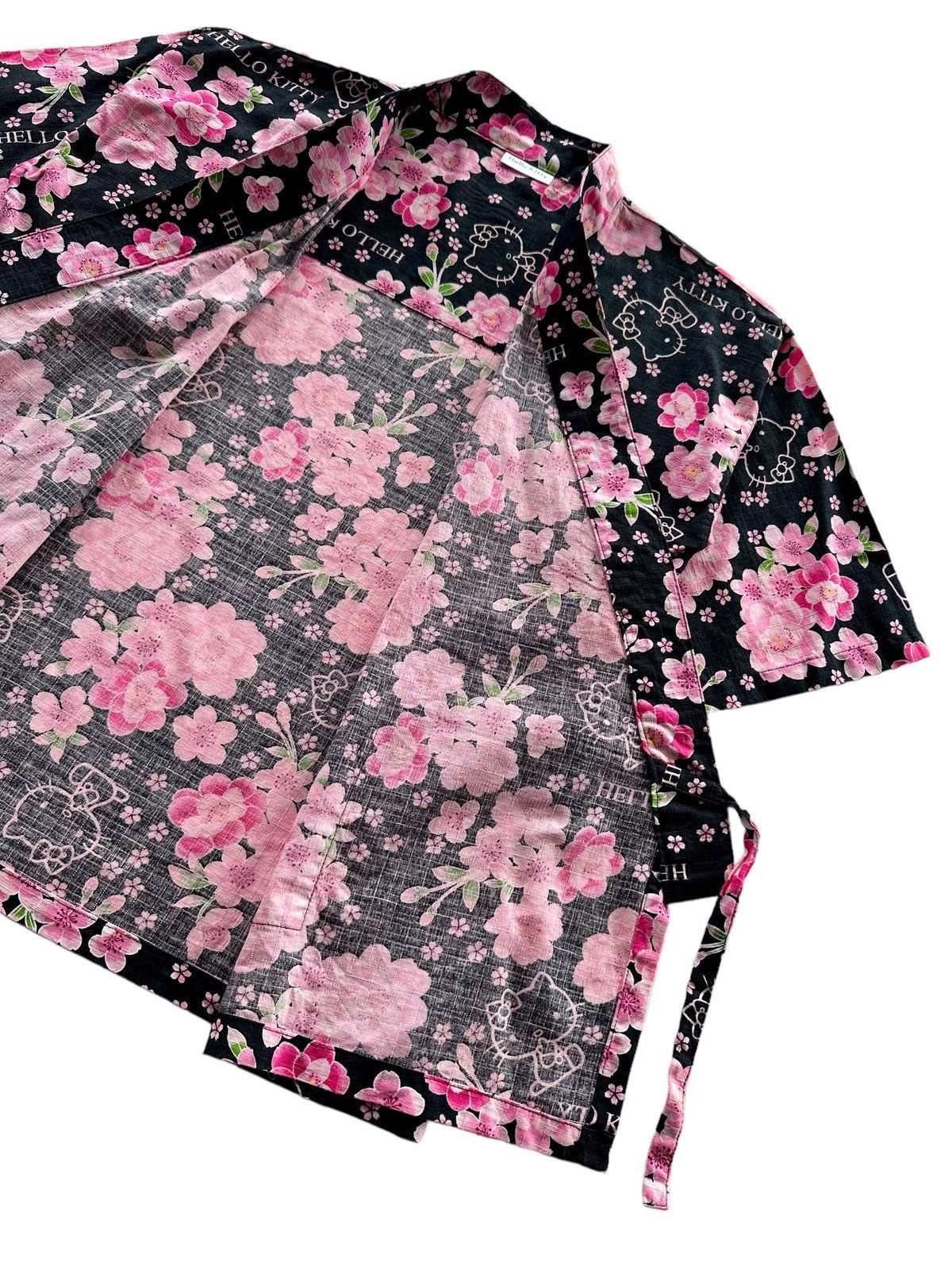 Anime × Japanese Brand × Komono Hello Kitty Kimono Size US L / EU 52-54 / 3 - 8 Thumbnail