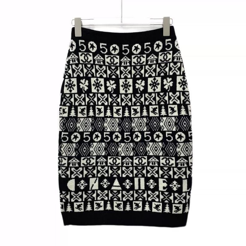 Chanel Chanel Black and White Geometric Knit Skirt -2505 Size 35" - 2 Thumbnail