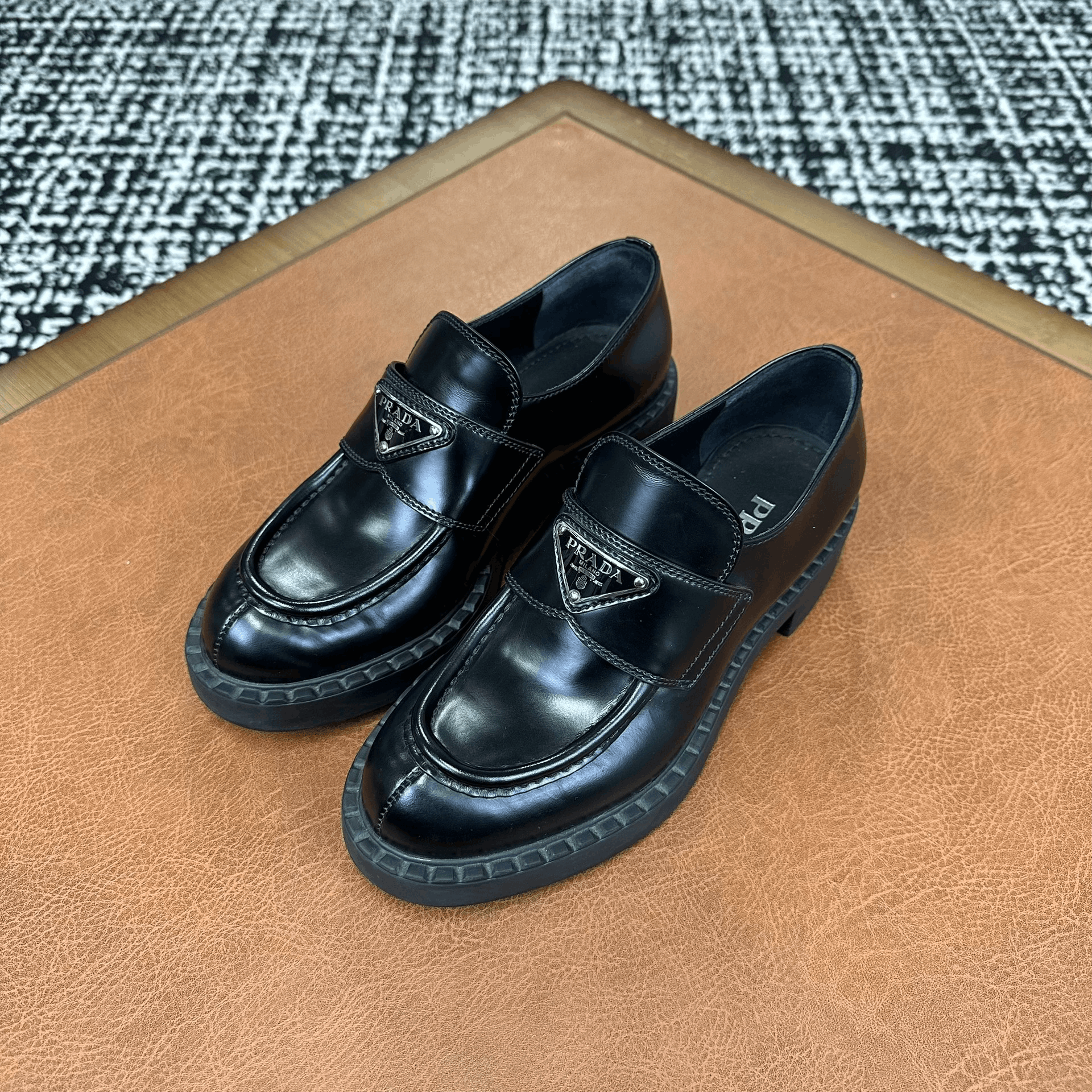 Prada Prada Casual Black Lowtop Sneakers it_35 Women Size US 5 / IT 35 - 1 Thumbnail