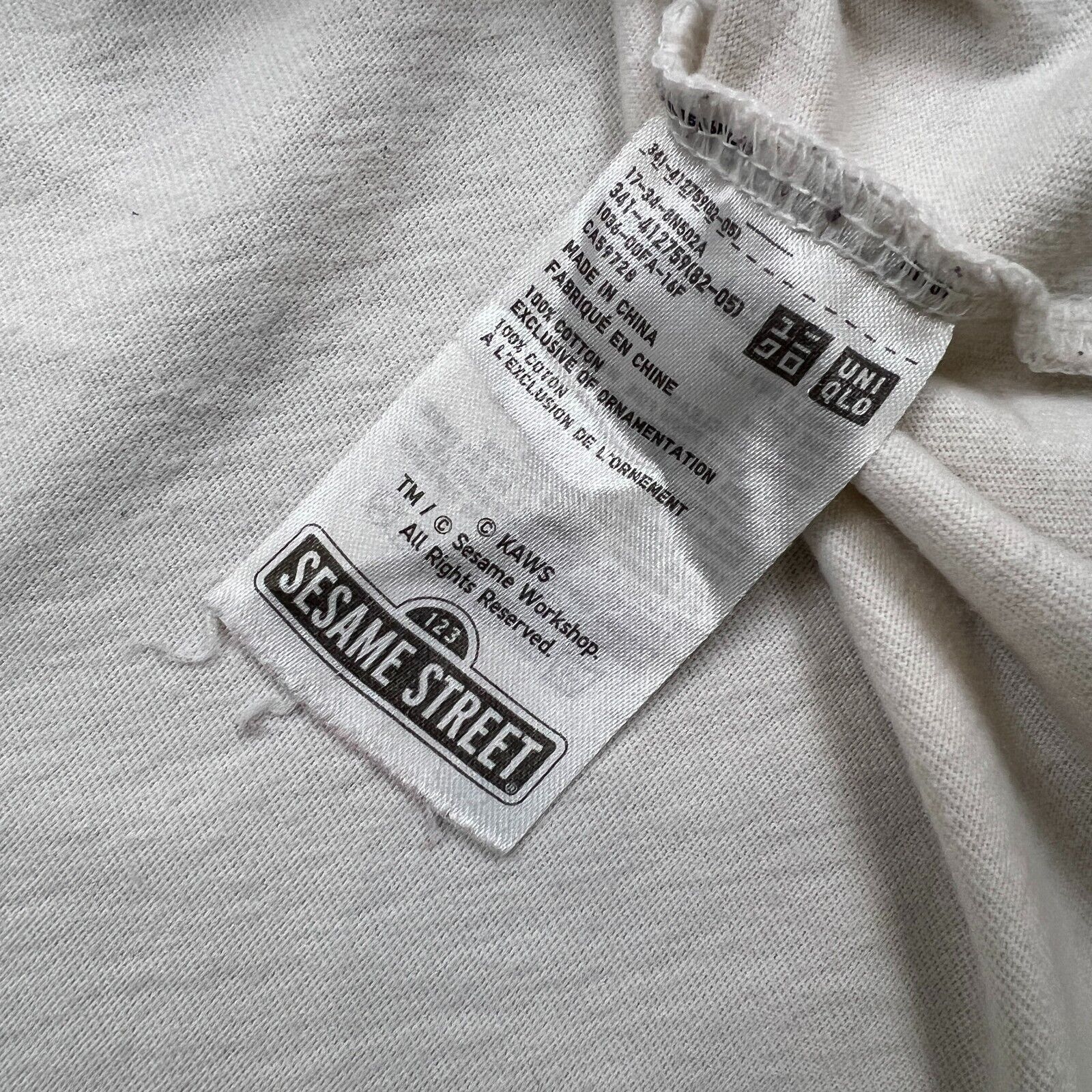 Kaws × Uniqlo Uniqlo x Kaws x Sesame Street Cookie Monster Tee T Shirt Size US M / EU 48-50 / 2 - 13 Thumbnail