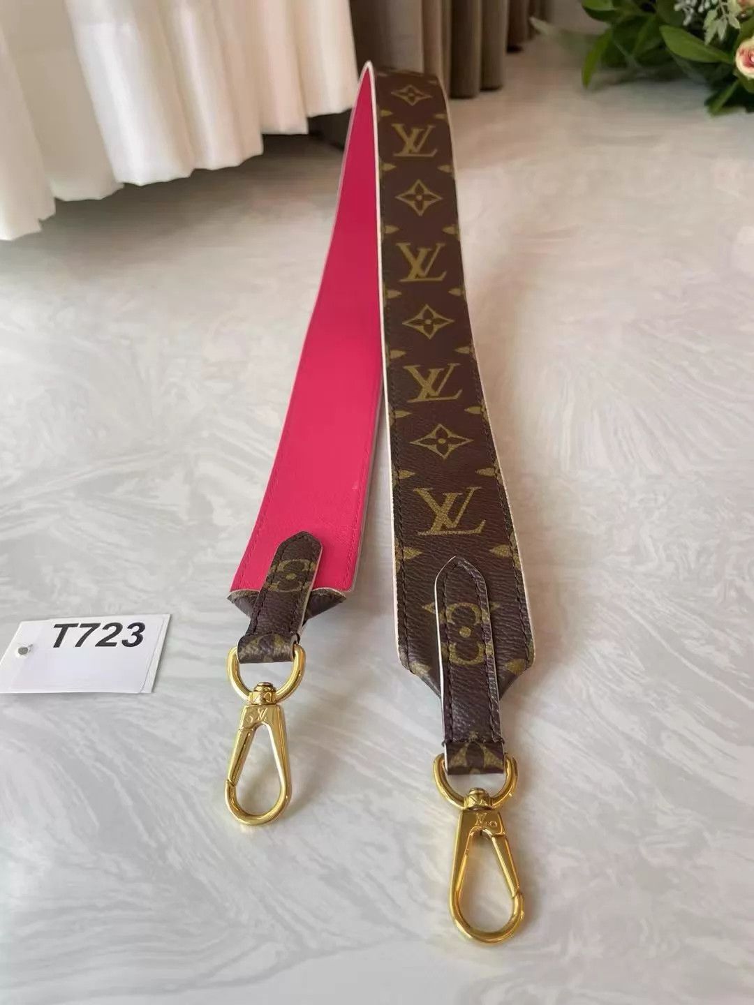Louis Vuitton LV Wide Shoulder Strap Like New 97x4cm T723 Size ONE SIZE - 3 Thumbnail