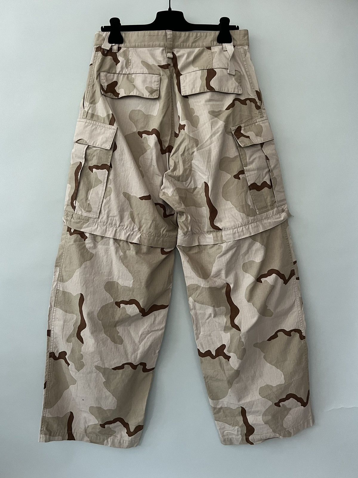 Balenciaga Balenciaga Large Camo Cargo Pants Size US 34 / EU 50 - 3 Thumbnail