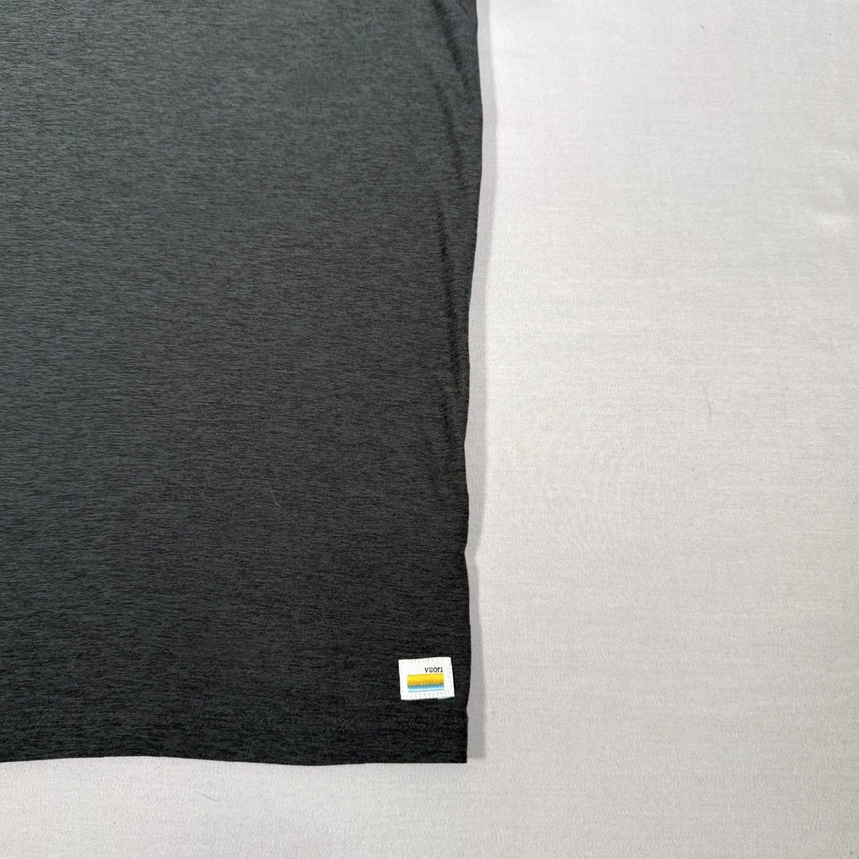 Vuori Vuori Polo Shirt Mens Large Gray Strato Tech Performance Stretch Golf Basic Size US L / EU 52-54 / 3 - 3 Thumbnail