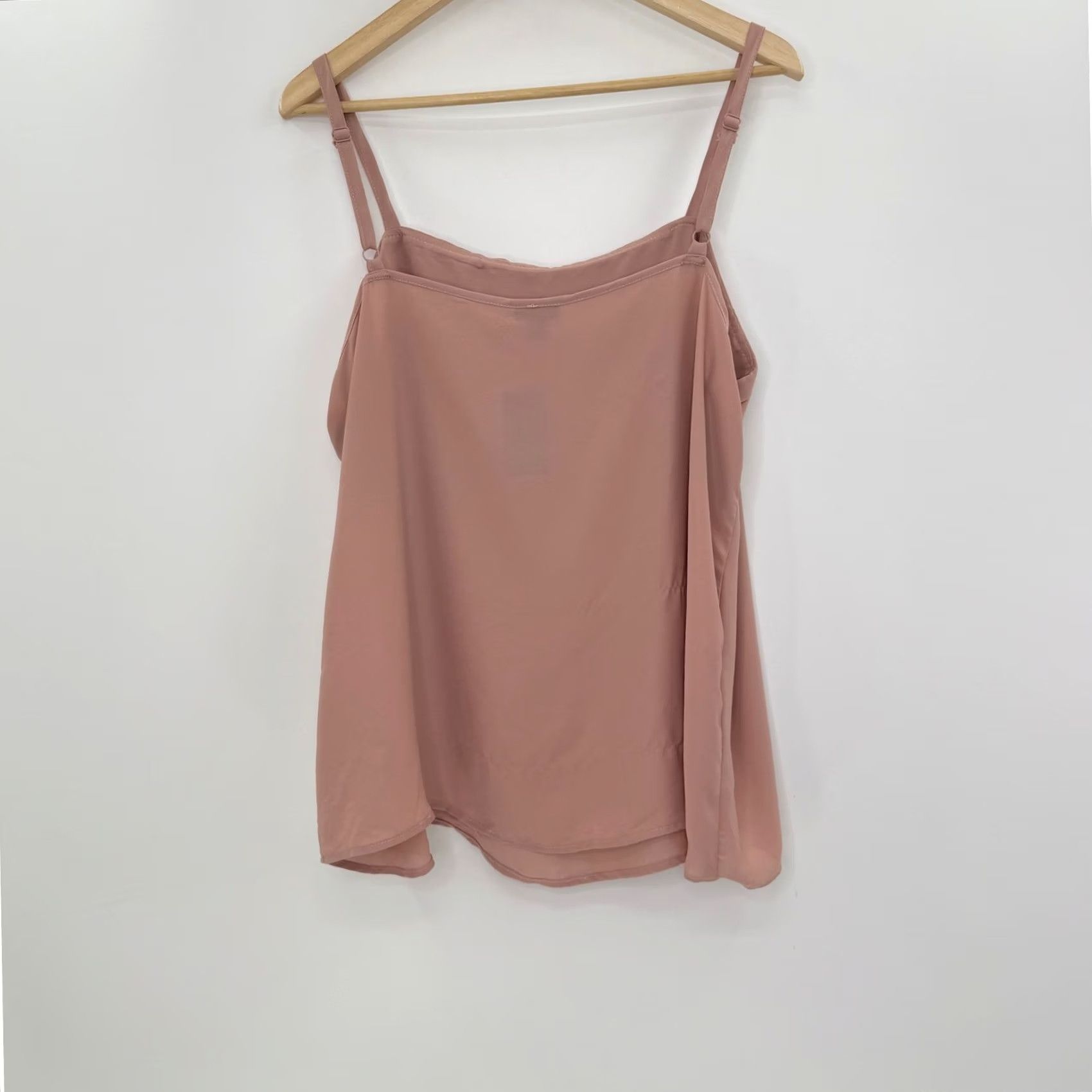 Torrid Torrid Top Womens 1 Pink NWT Plus Size Dusty Quartz Sleeveless Pleated Cami Tank FLAWS Size XS / US 0-2 / IT 36-38 - 2 Thumbnail
