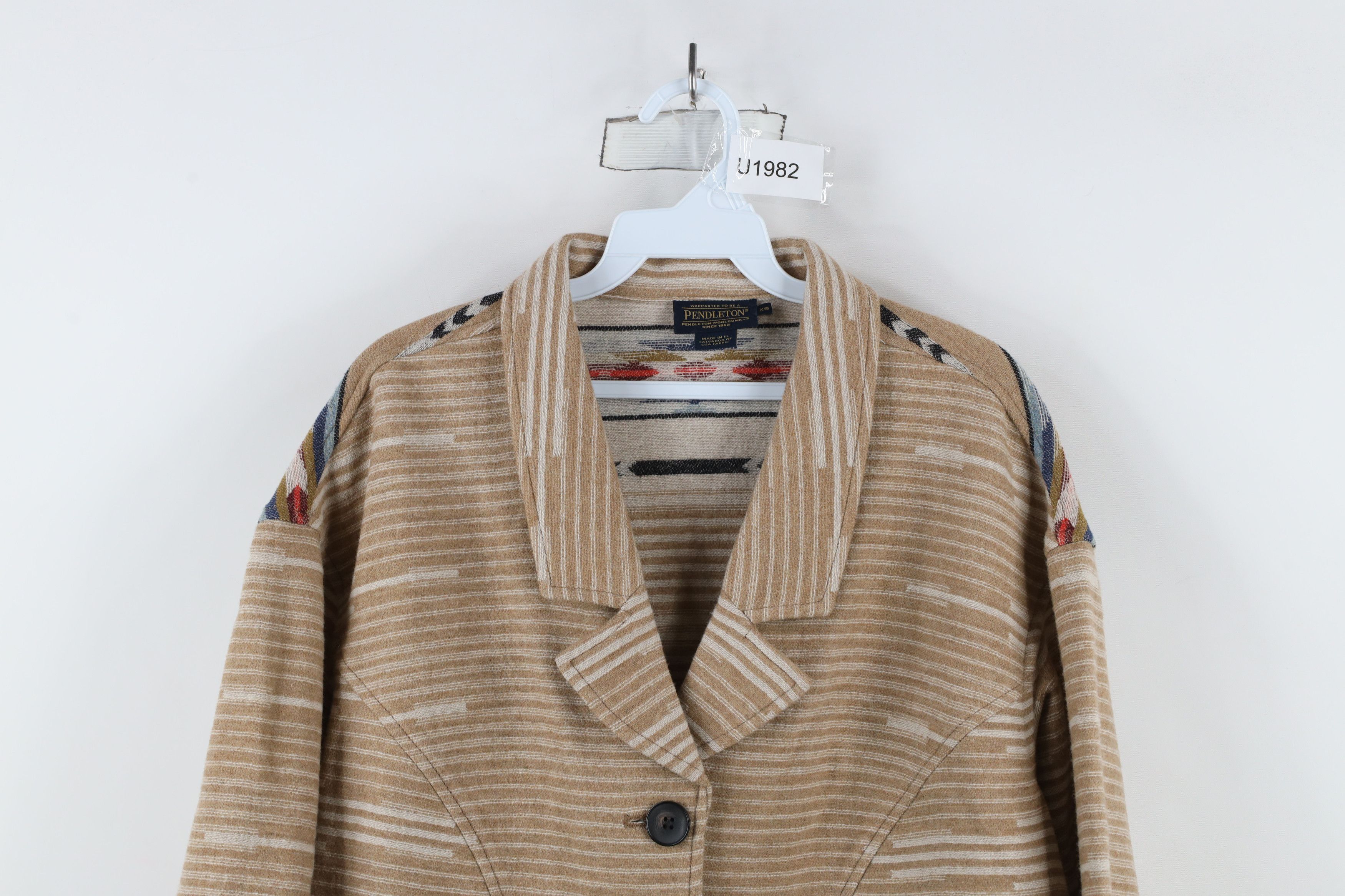 Pendleton × Vintage Vintage Pendleton Striped Southwestern Button Blazer Jacket Size XS / US 0-2 / IT 36-38 - 2 Thumbnail