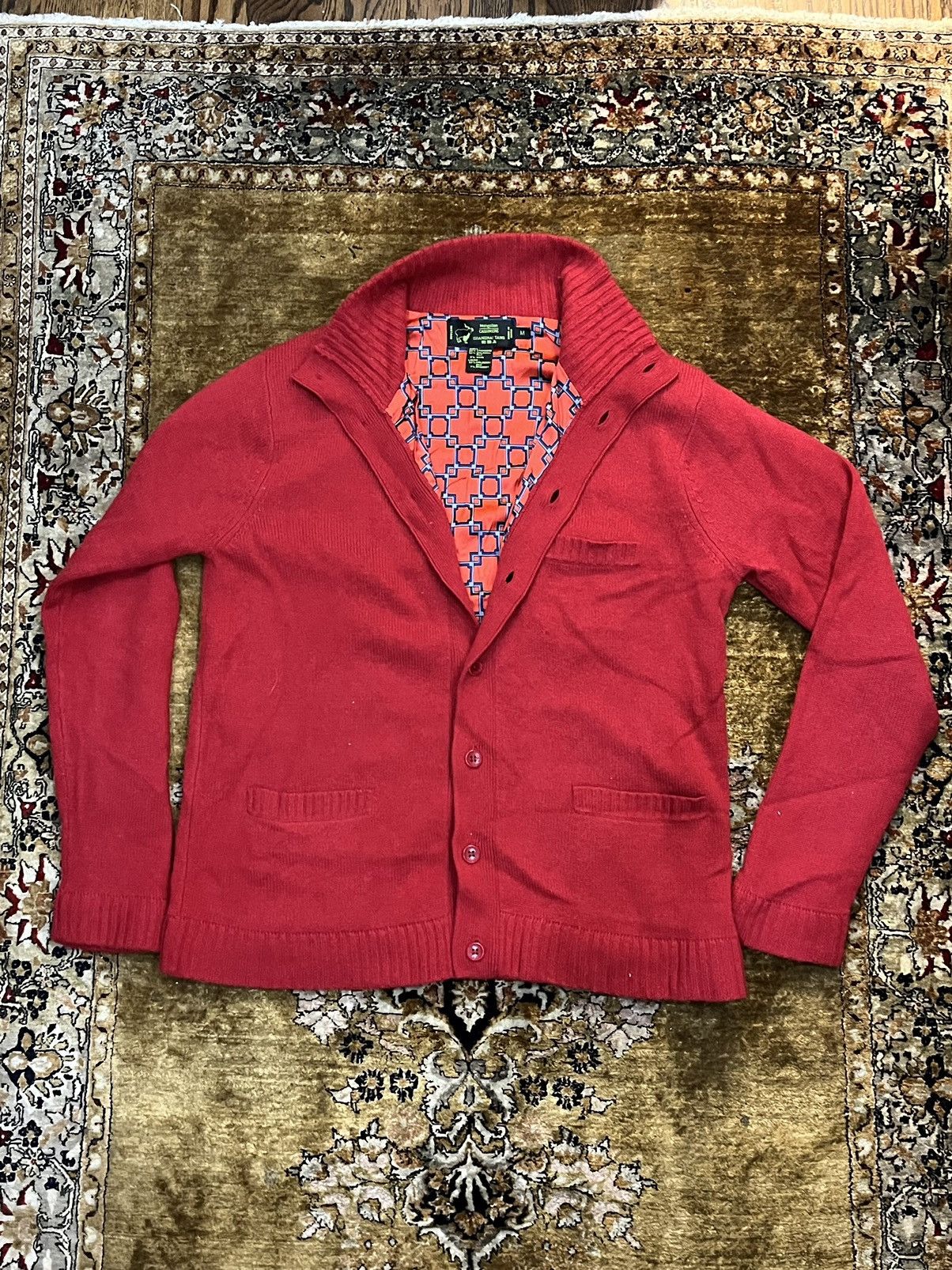 Button in Cardigan RED Cashmere