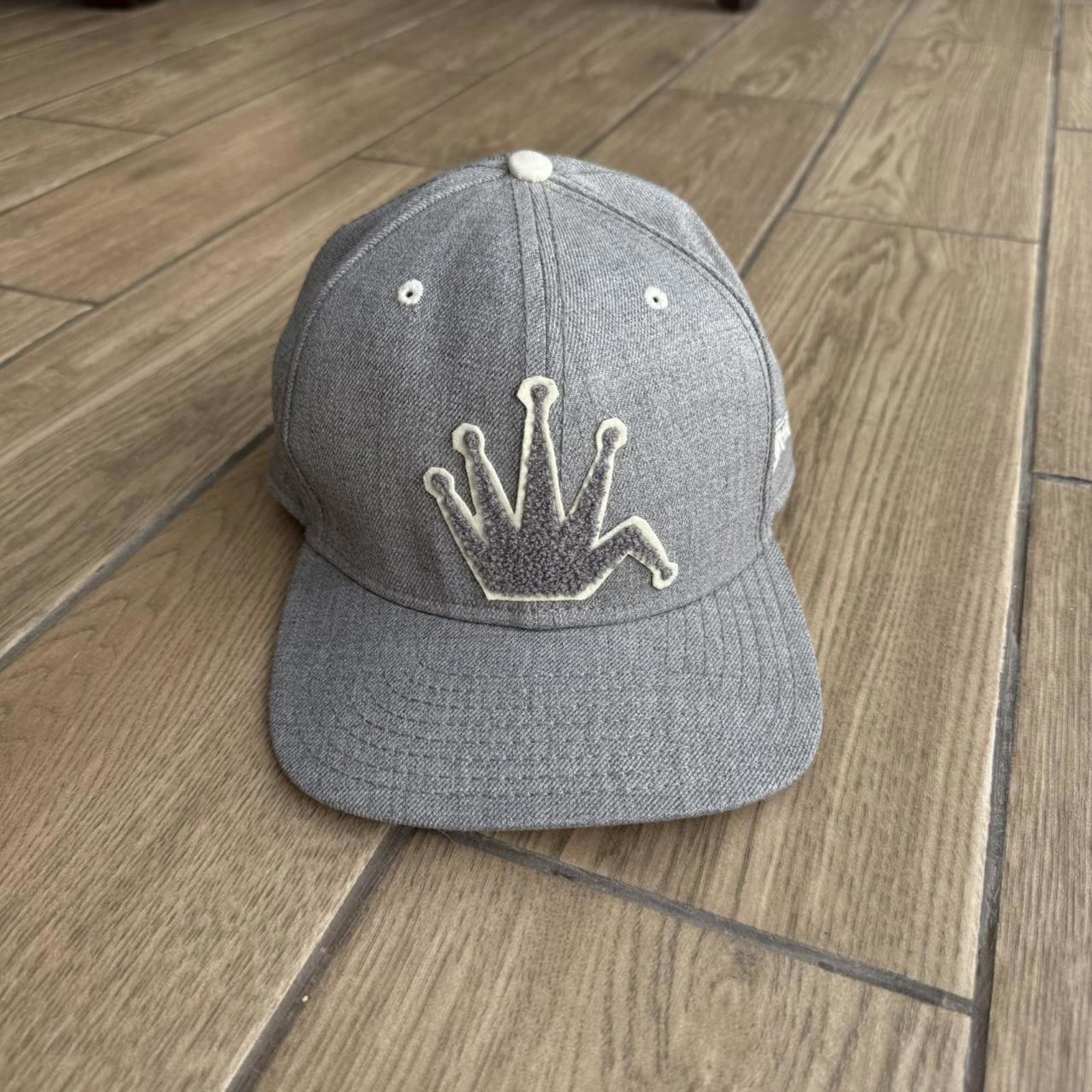 アクセサリー stussy bent crown wall hook Stussy Bent Crown | Grailed