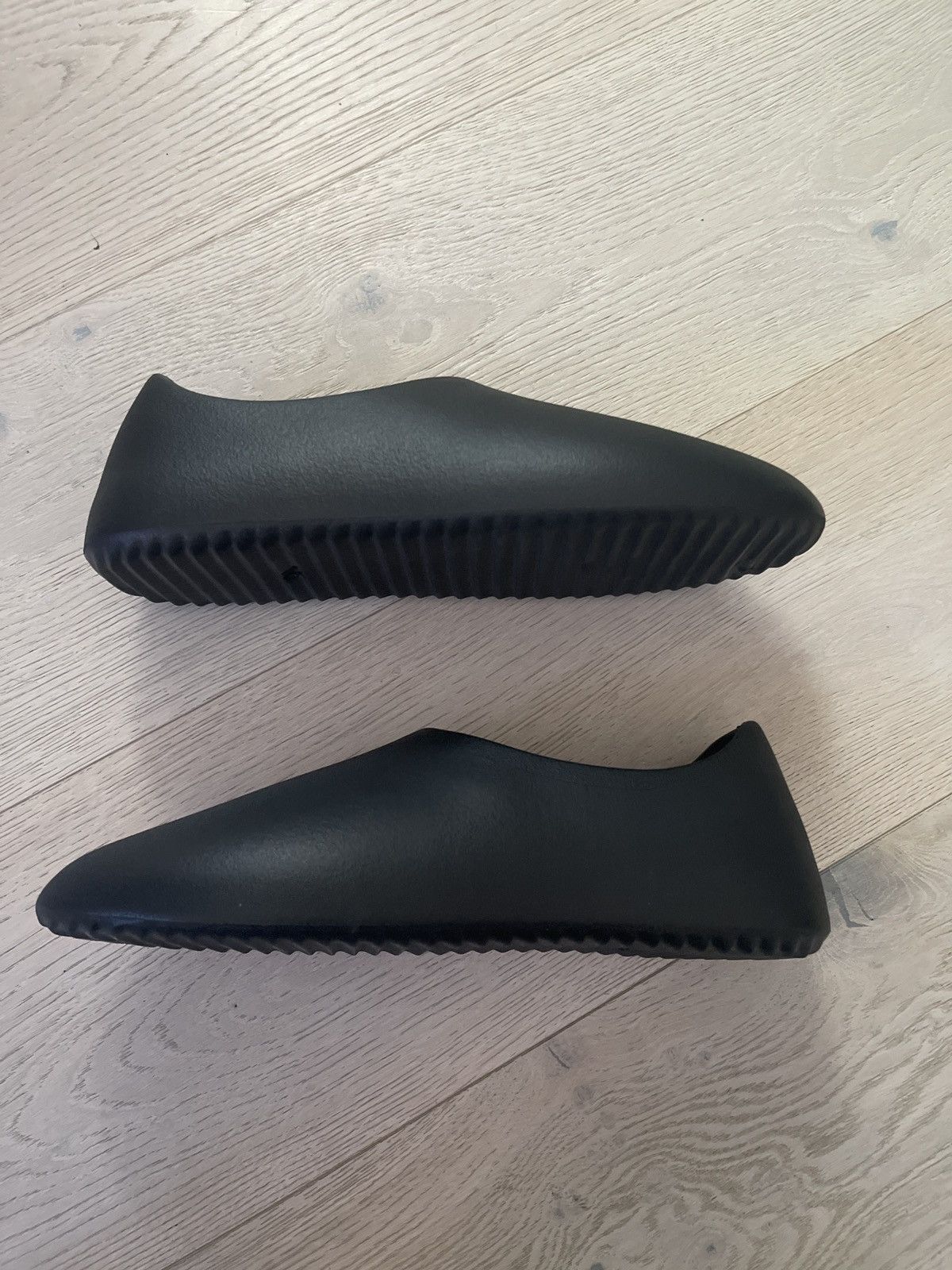 Yeezy SIZE 16 RARE SIZE YEEZY SL01 Size US 15 / EU 48 - 1 Thumbnail