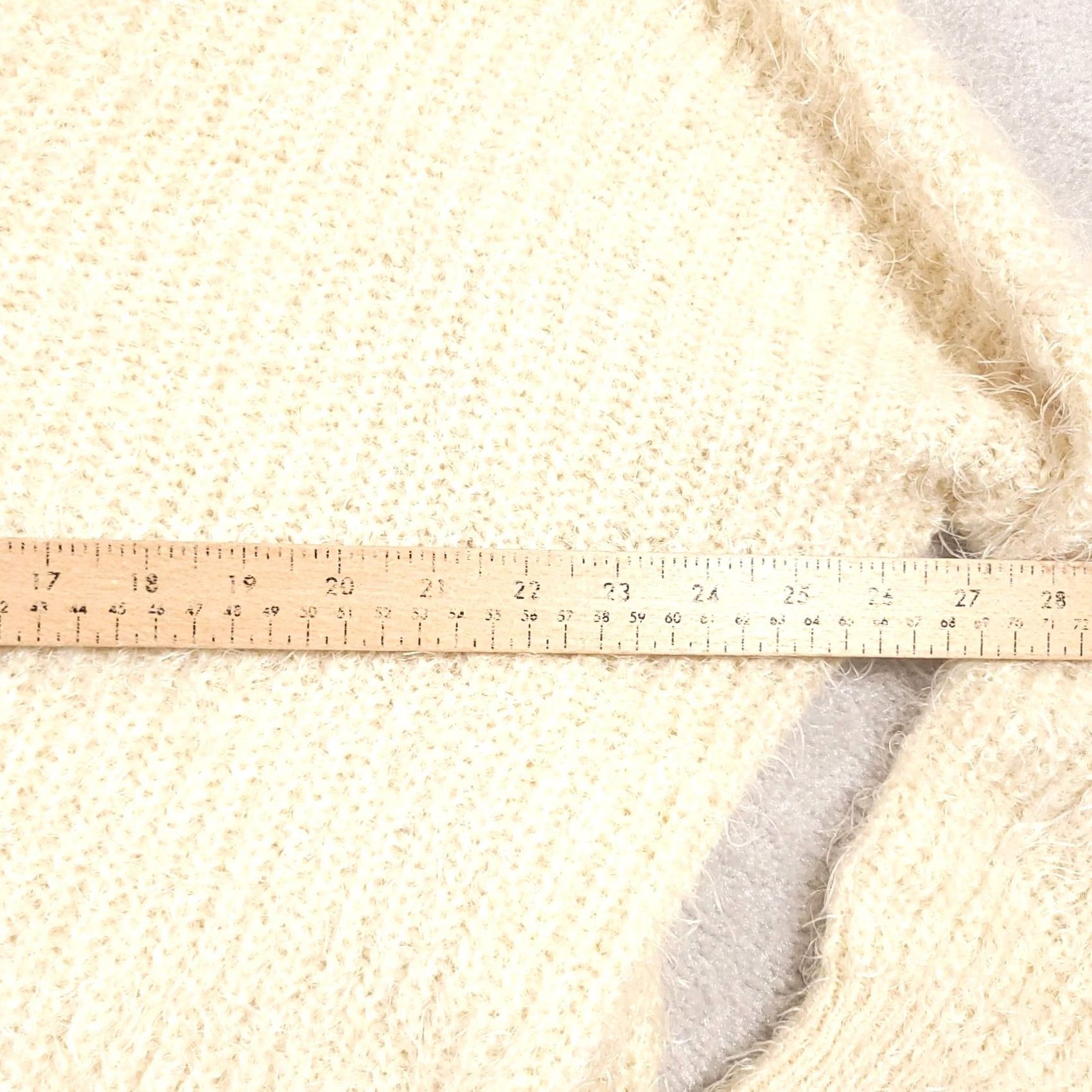 Akira VINTAGE Akira Chicago Black Label Sweater Womens Large Ivory Eyelash V Neck Soft Casual Size L / US 10 / IT 46 - 6 Thumbnail