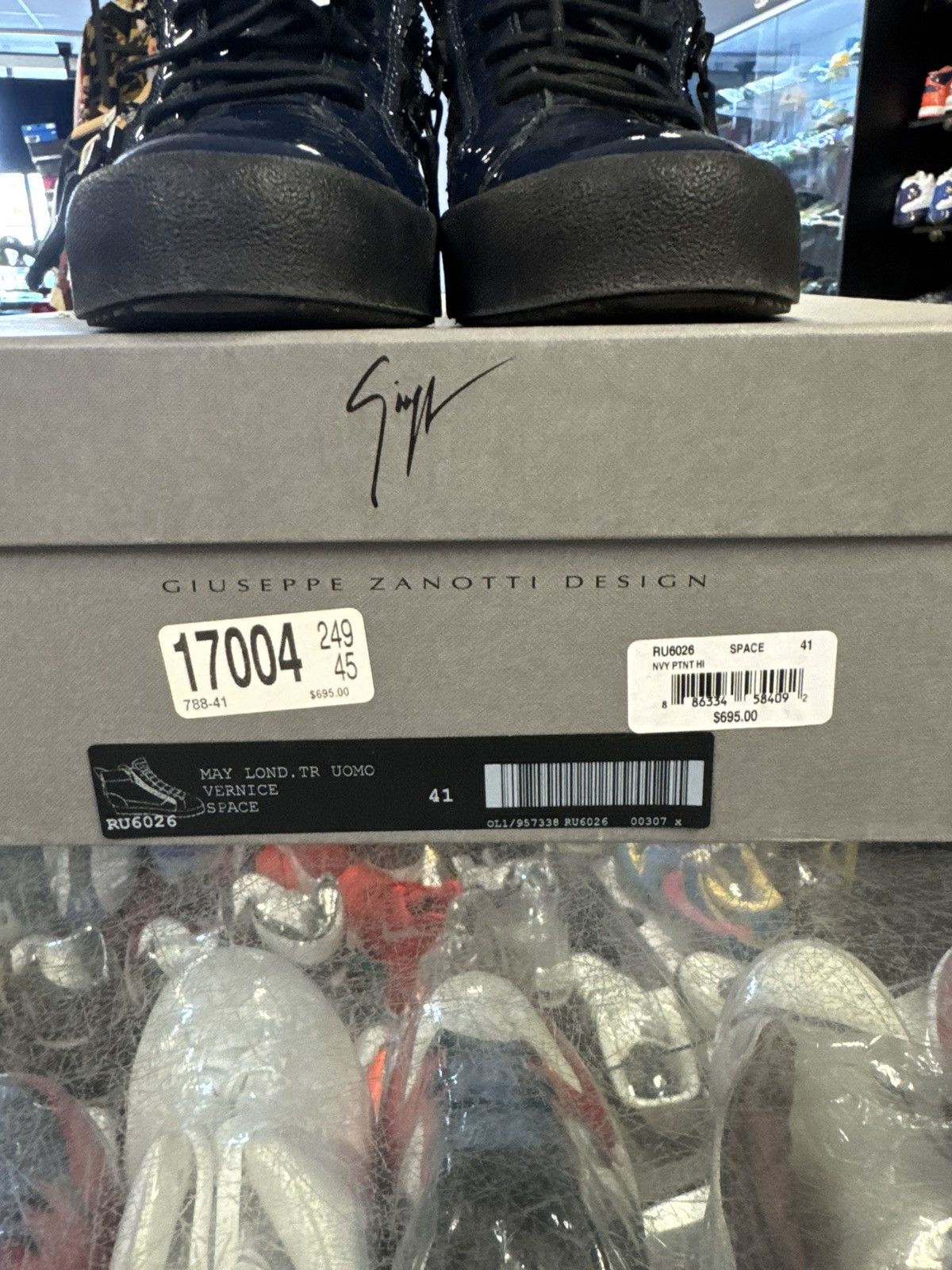 Giuseppe Zanotti giuseppe zanotti patent leather sneakers size 8 pre owed Size US 8 / EU 41 - 4 Thumbnail