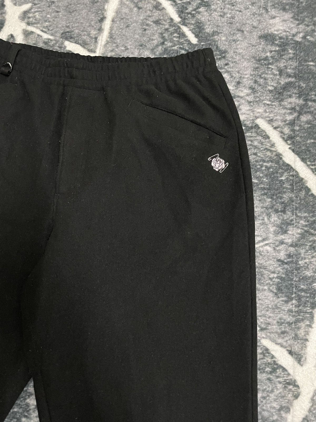 Designer × Japanese Brand × Undercover GU X Undercover Sweatpants Size US 33 - 9 Thumbnail