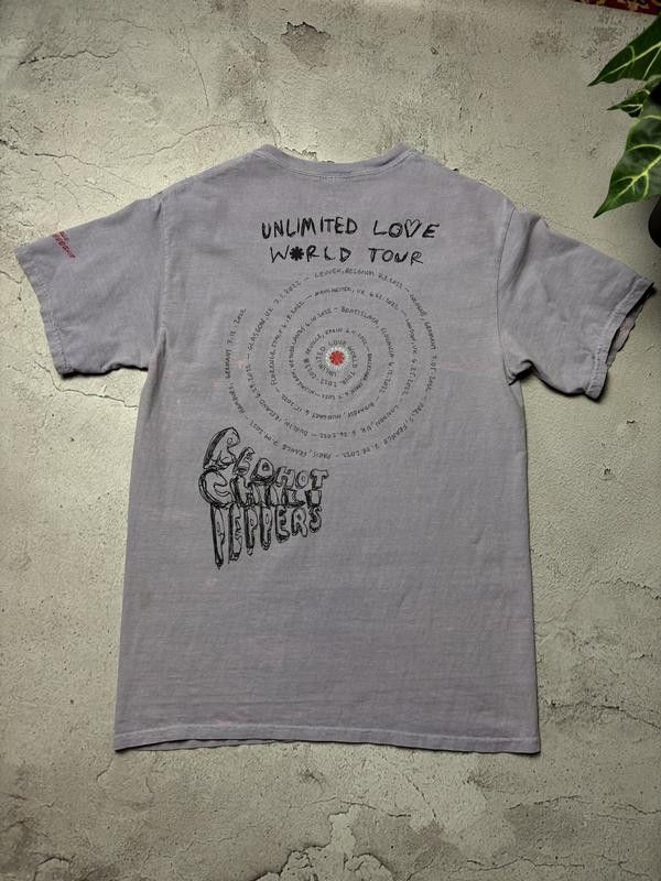 Other Red Hot Chili Peppers Unlimited Love 2022 Tour T-Shirt Size US M / EU 48-50 / 2 - 5 Thumbnail