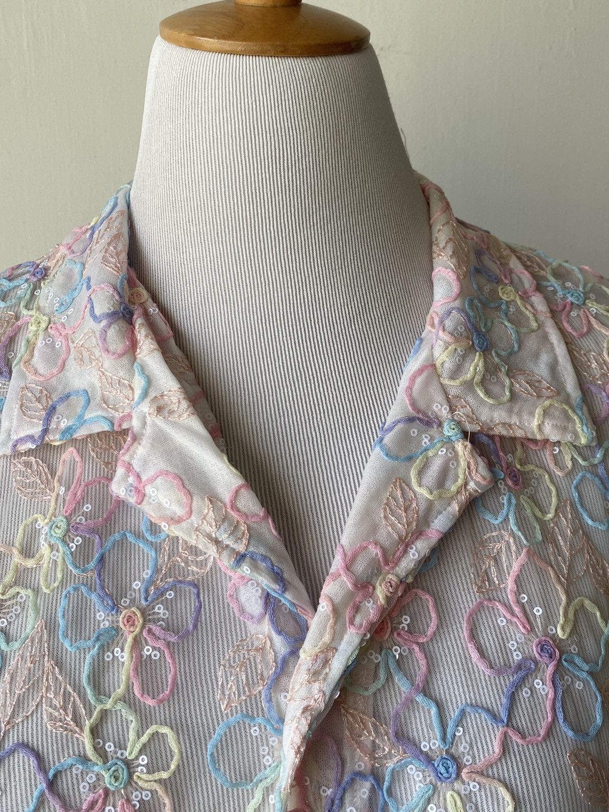 Other HEARTRAVES Sheer Lace Embroidered Button Front Shirt Size XL / US 12-14 / IT 48-50 - 5 Thumbnail