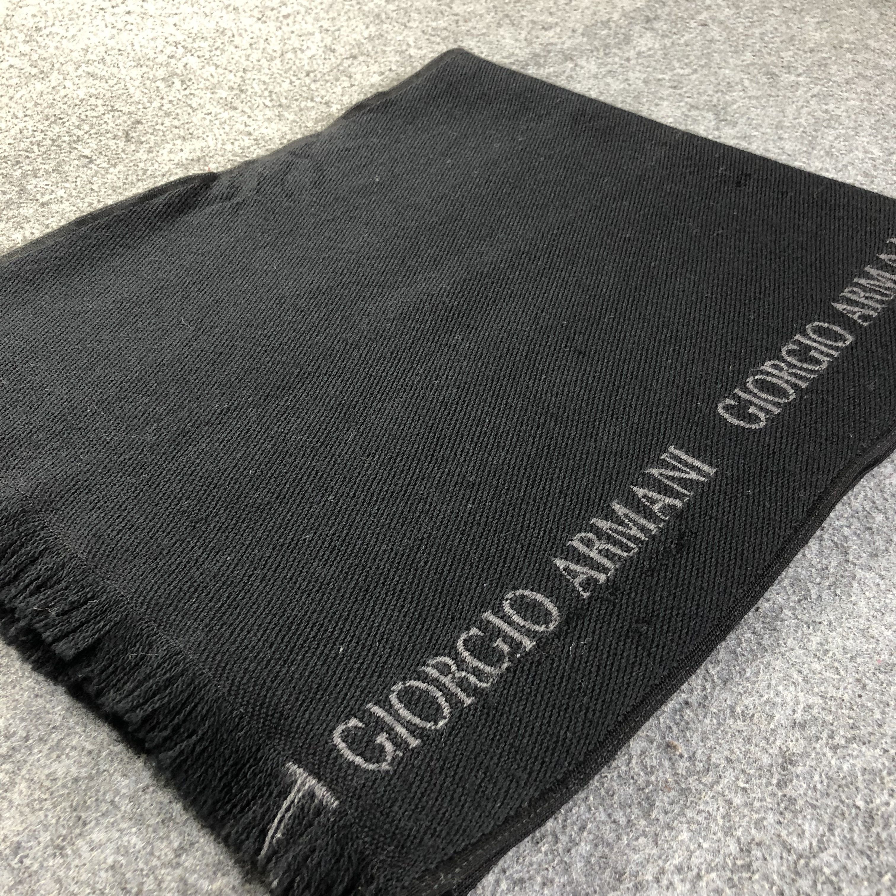 Giorgio Armani Giorgio Armani Black Wool Scarf Muffler V1190 Size ONE SIZE - 3 Thumbnail