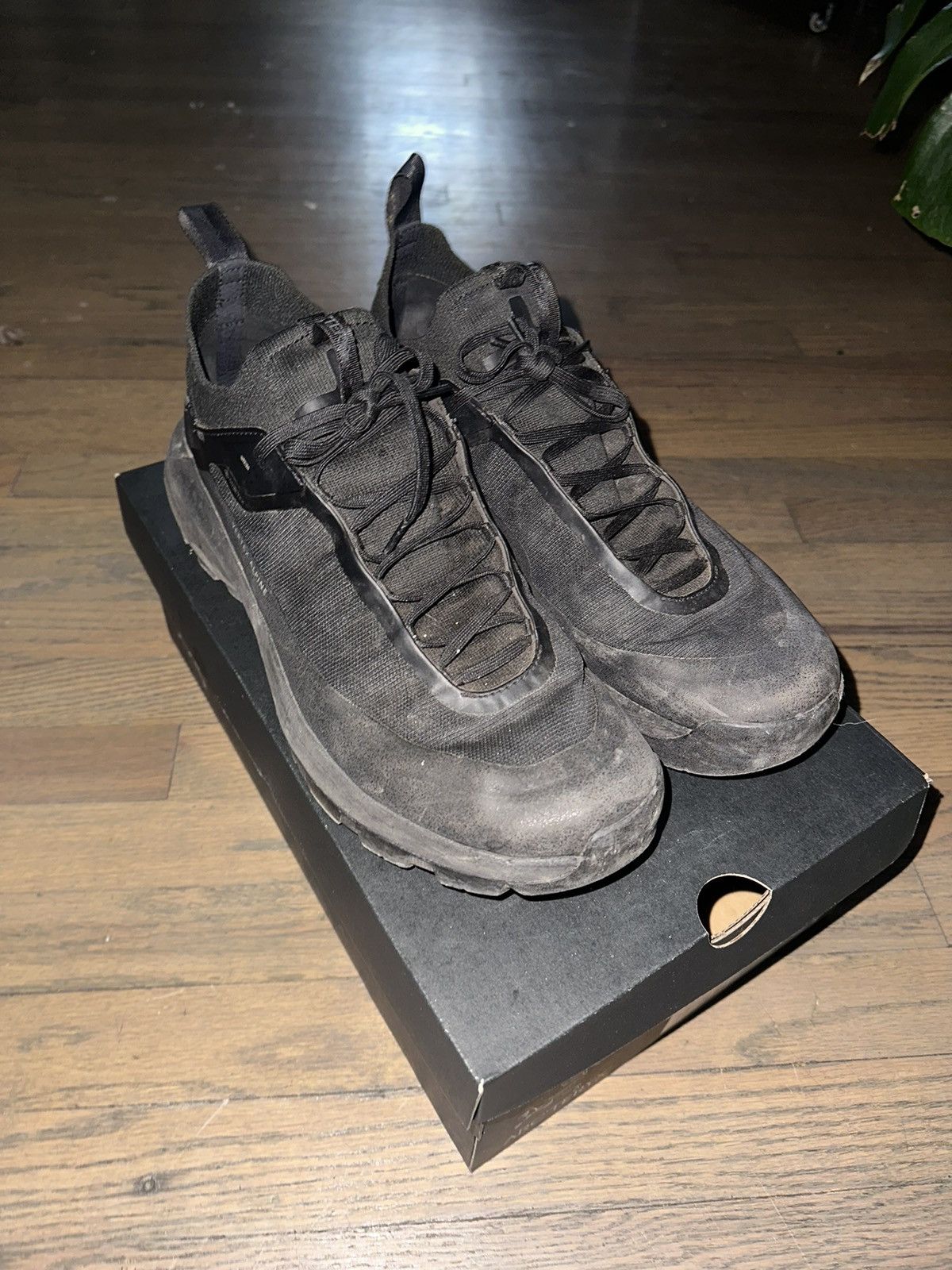 Arc'teryx Really nice hikers Size US 10.5 / EU 43-44 - 3 Thumbnail