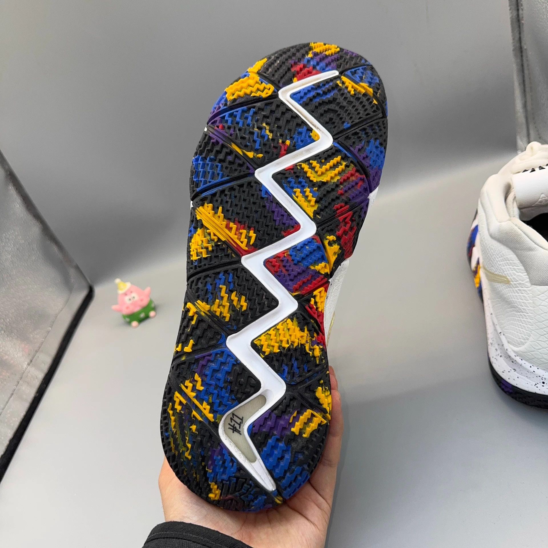 Nike Nike Kyrie 4 NCAA Jade White Size 45 Size US 12 / EU 45 - 7 Thumbnail