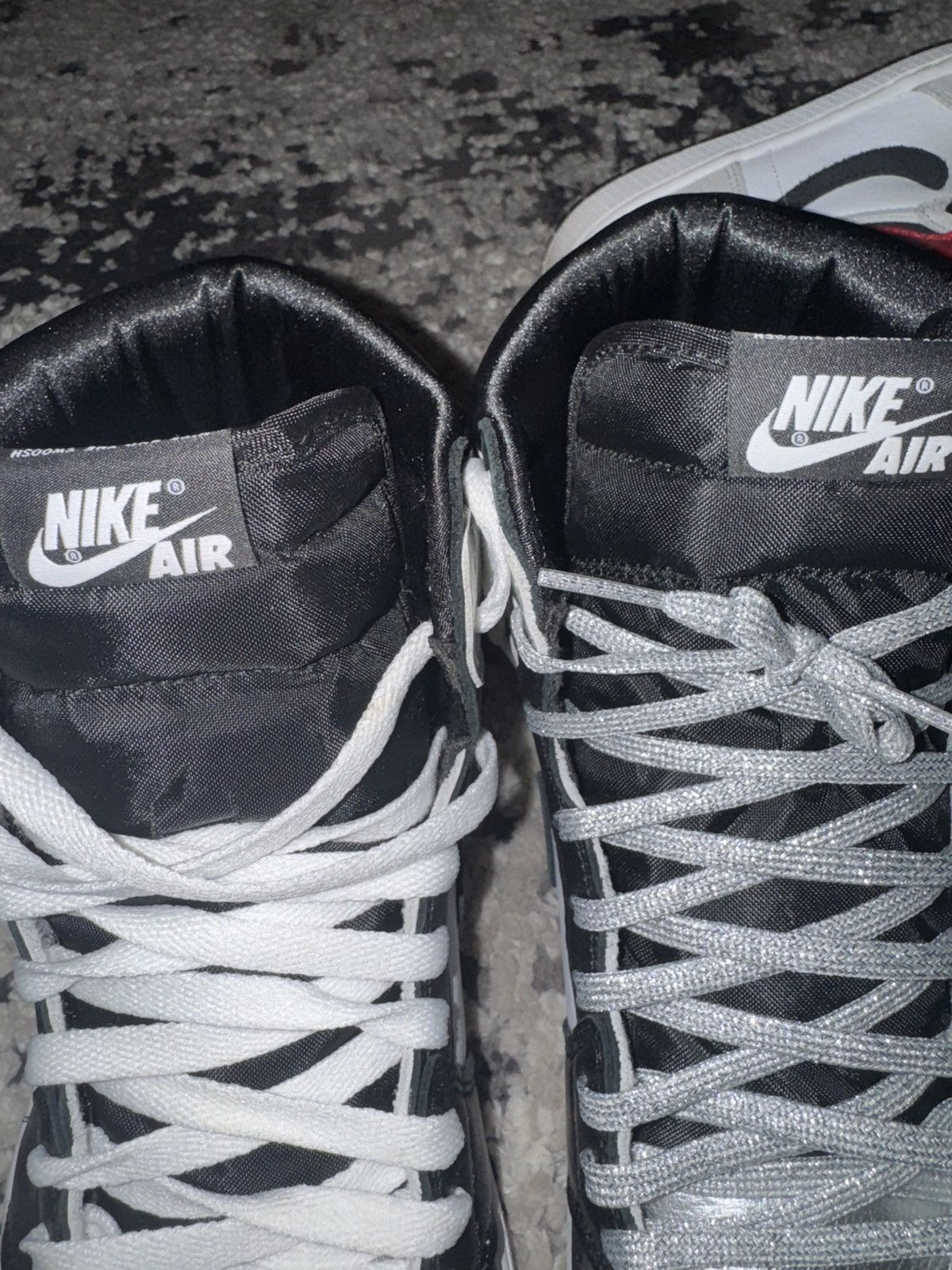 Nike Jordan 1 Metallic High Top Size US 11.5 / EU 44-45 - 4 Thumbnail