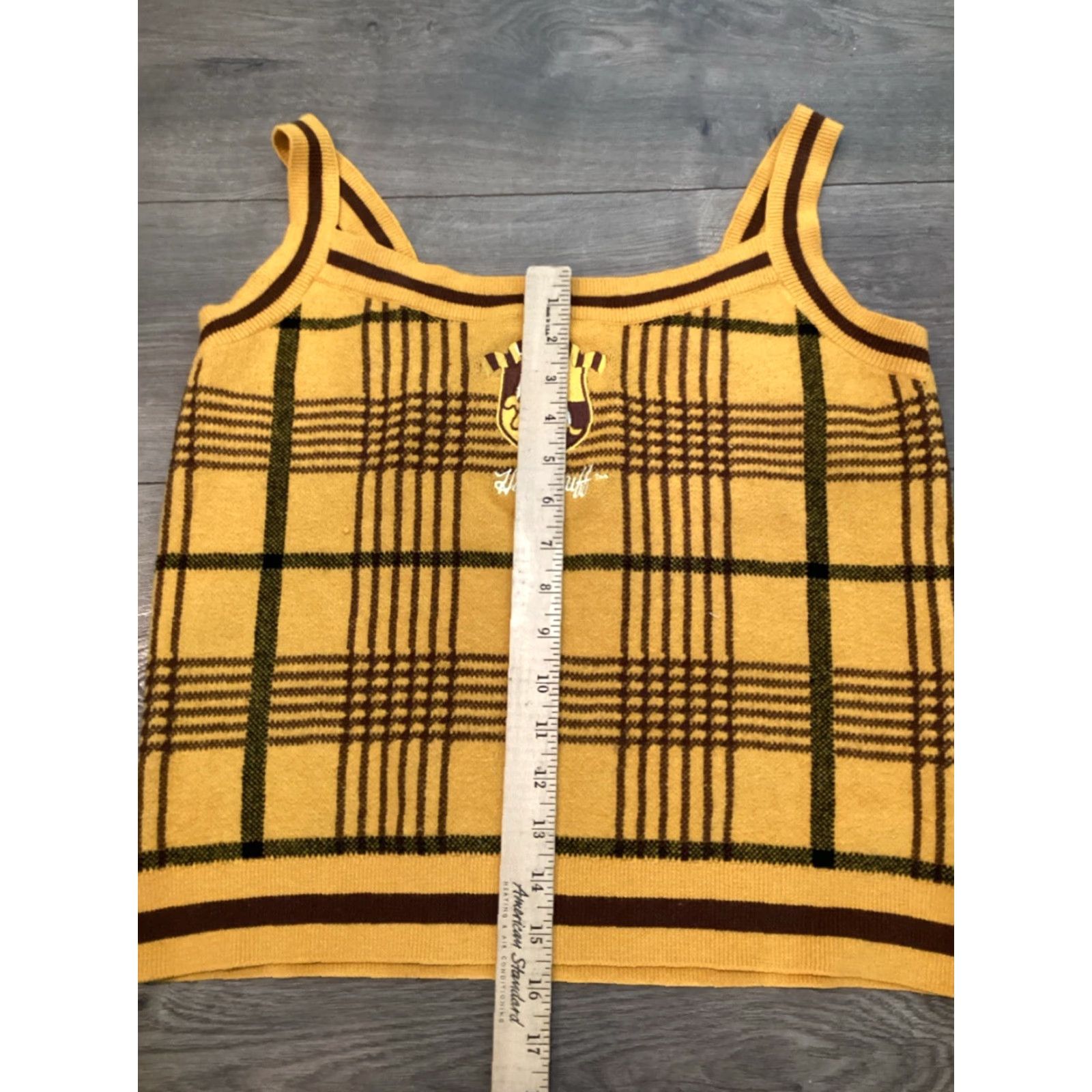 Vintage Hufflepuff Tank Top Sweater XL Plaid Knit Embroidered Crest Women Yellow | Harry Potter Geek Cosplay School Fashion Size XL / US 12-14 / IT 48-50 - 4 Thumbnail