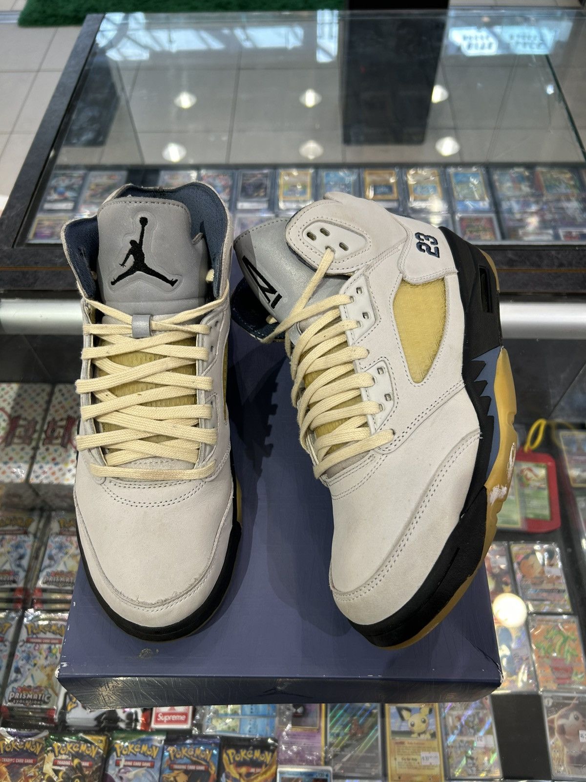 A Ma Maniere × Jordan Brand Jordan 5 a ma maniere photon dust Size US 9.5 / EU 42-43 - 1 Thumbnail