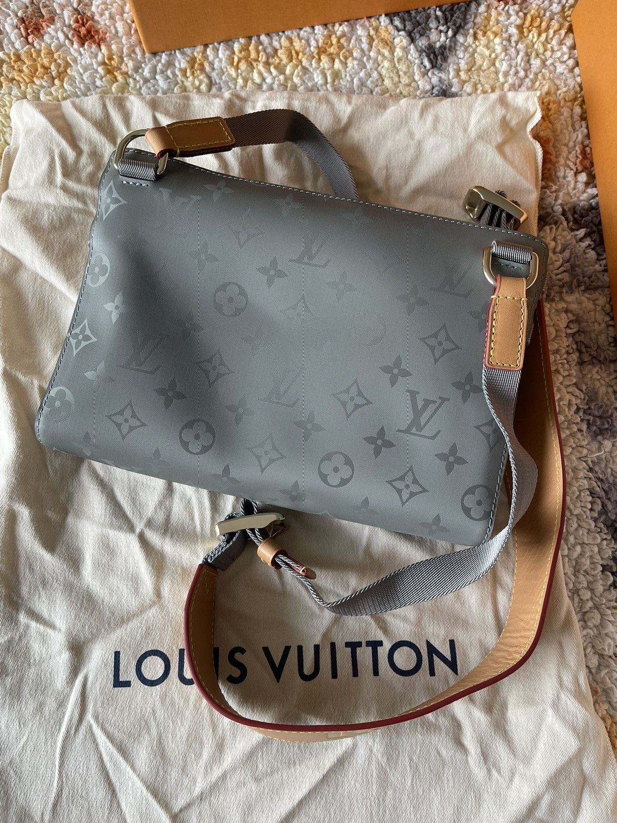 Louis Vuitton Louis Vuitton x Kim Jones Titanium Messenger Bag Size ONE SIZE - 5 Thumbnail