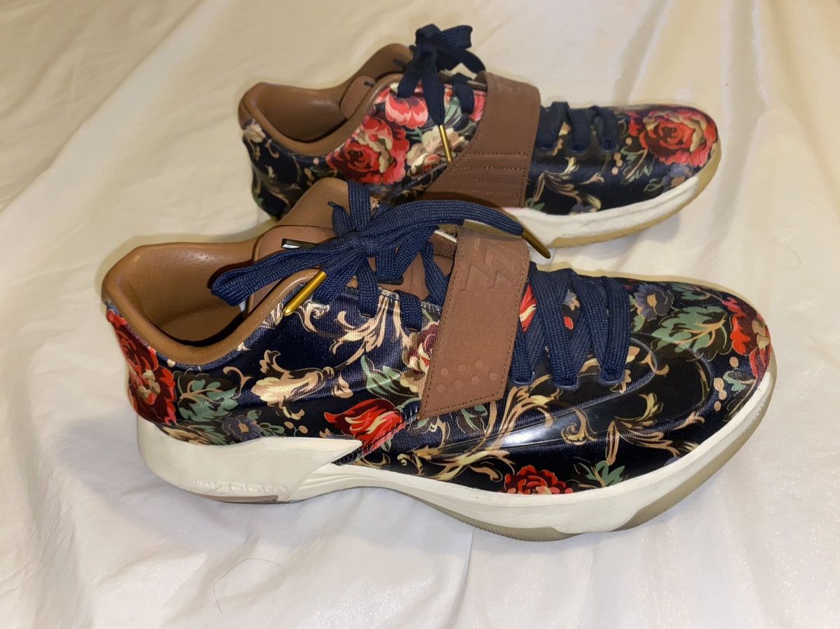 Nike Nike Floral KD Size US 10 / EU 43 - 1 Thumbnail