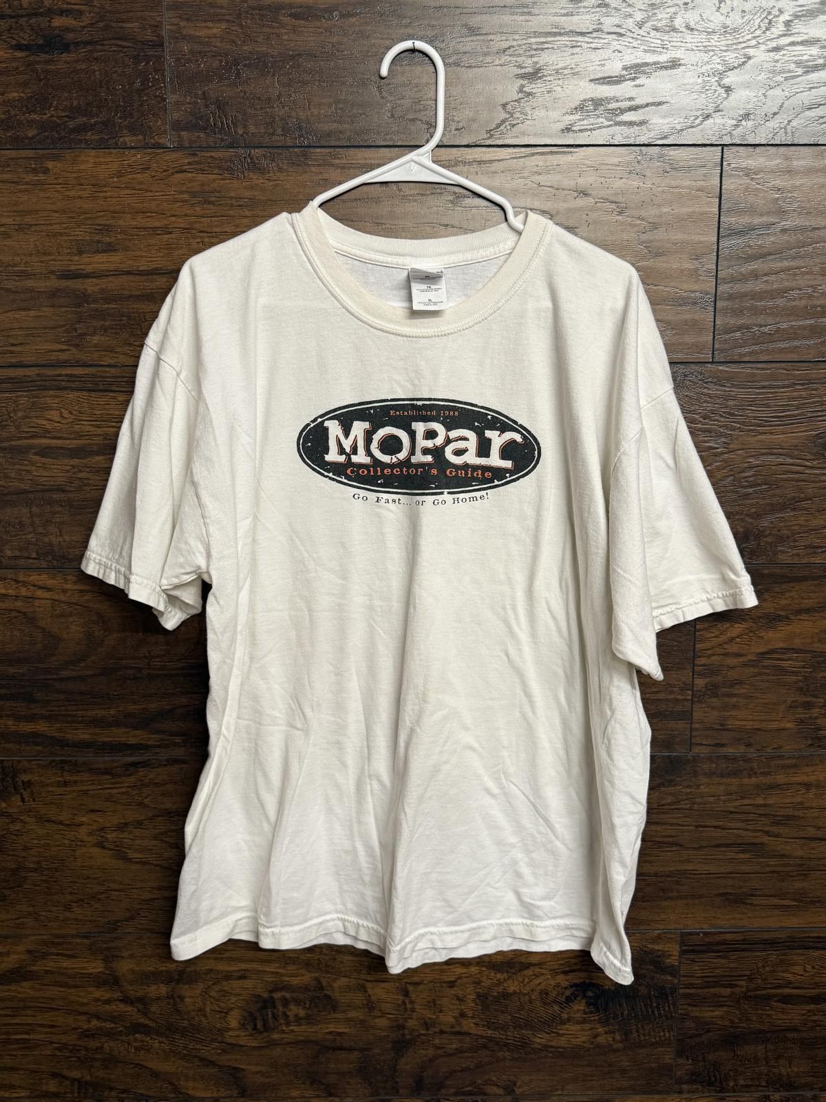 Gildan Mopar Magazine T-shirt - Mopar or No Car 426 Hemi Engine XL Size US XL / EU 56 / 4 - 2 Thumbnail