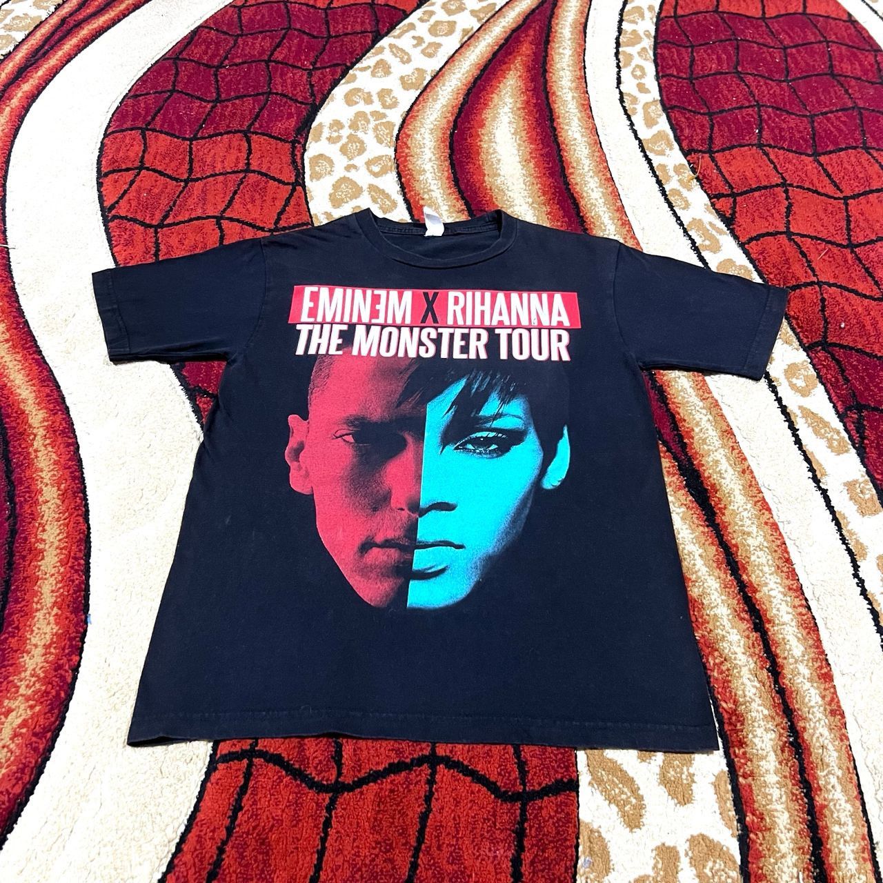 Band Tees Vintage 2014 Eminem X Rihanna The Monster Tour T Shirt Size US S / EU 44-46 / 1 - 2 Thumbnail