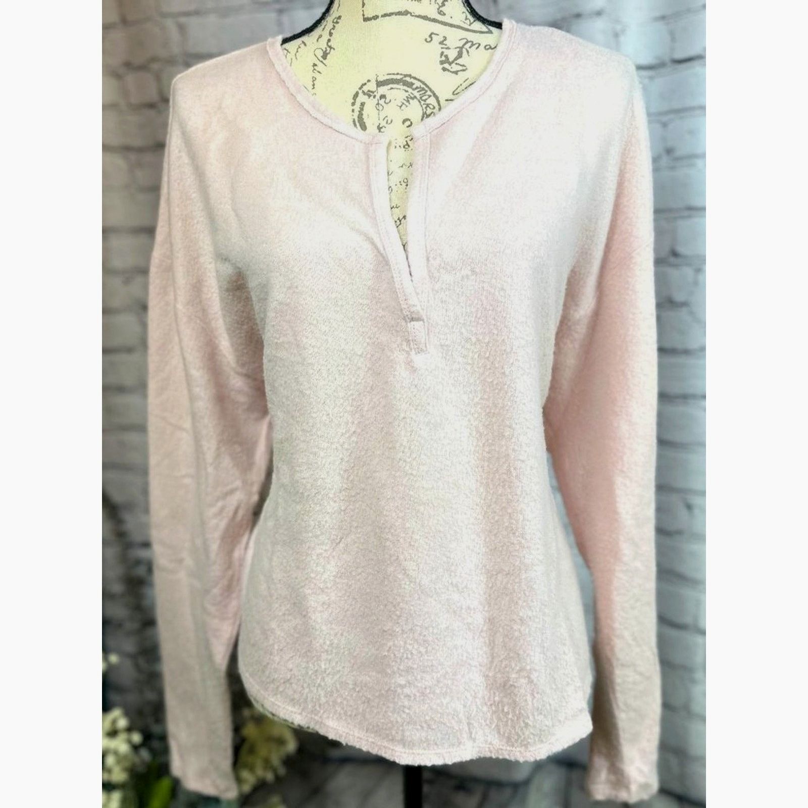 Other Socialite Pink Long Sleeve Fuzzy V-neck Top - size XL Size XL / US 12-14 / IT 48-50 - 4 Thumbnail