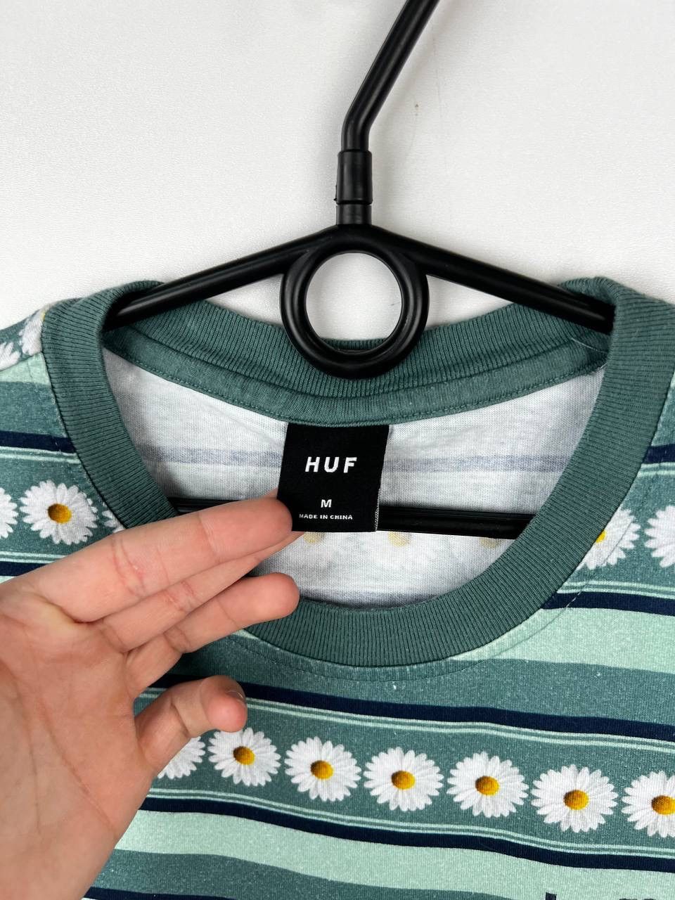 Huf Huf flowers streetwear t-shirts size M Size US M / EU 48-50 / 2 - 5 Thumbnail
