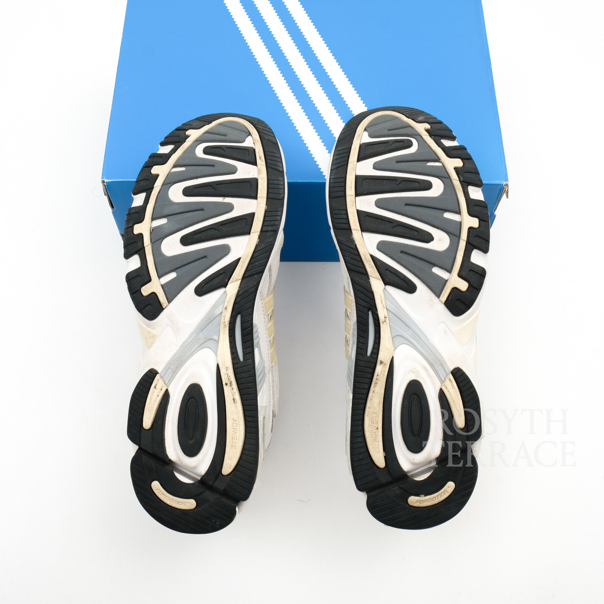 Adidas 【adidas / RESPONSE CL (WHITE) / US10.5】 Size US 10.5 / EU 43-44 - 4 Thumbnail