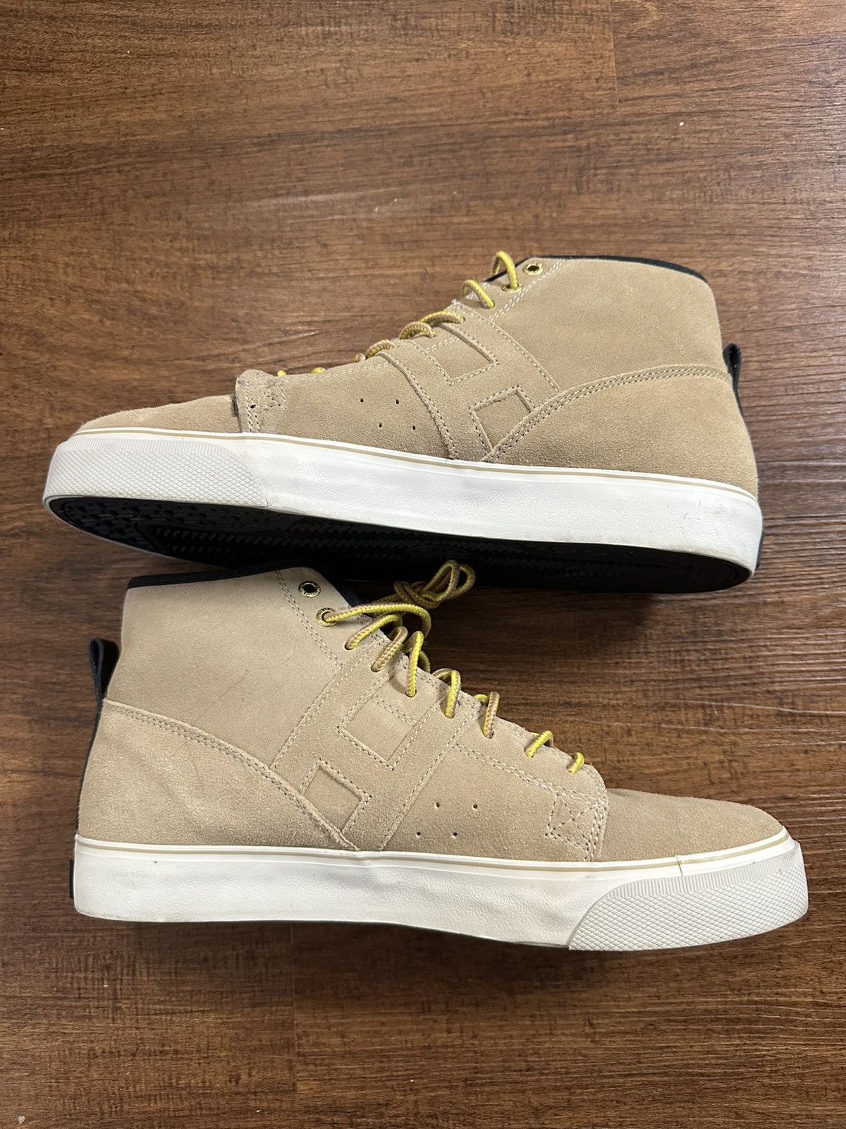 Huf Huf “Chukka” Mid Size US 9.5 / EU 42-43 - 2 Thumbnail