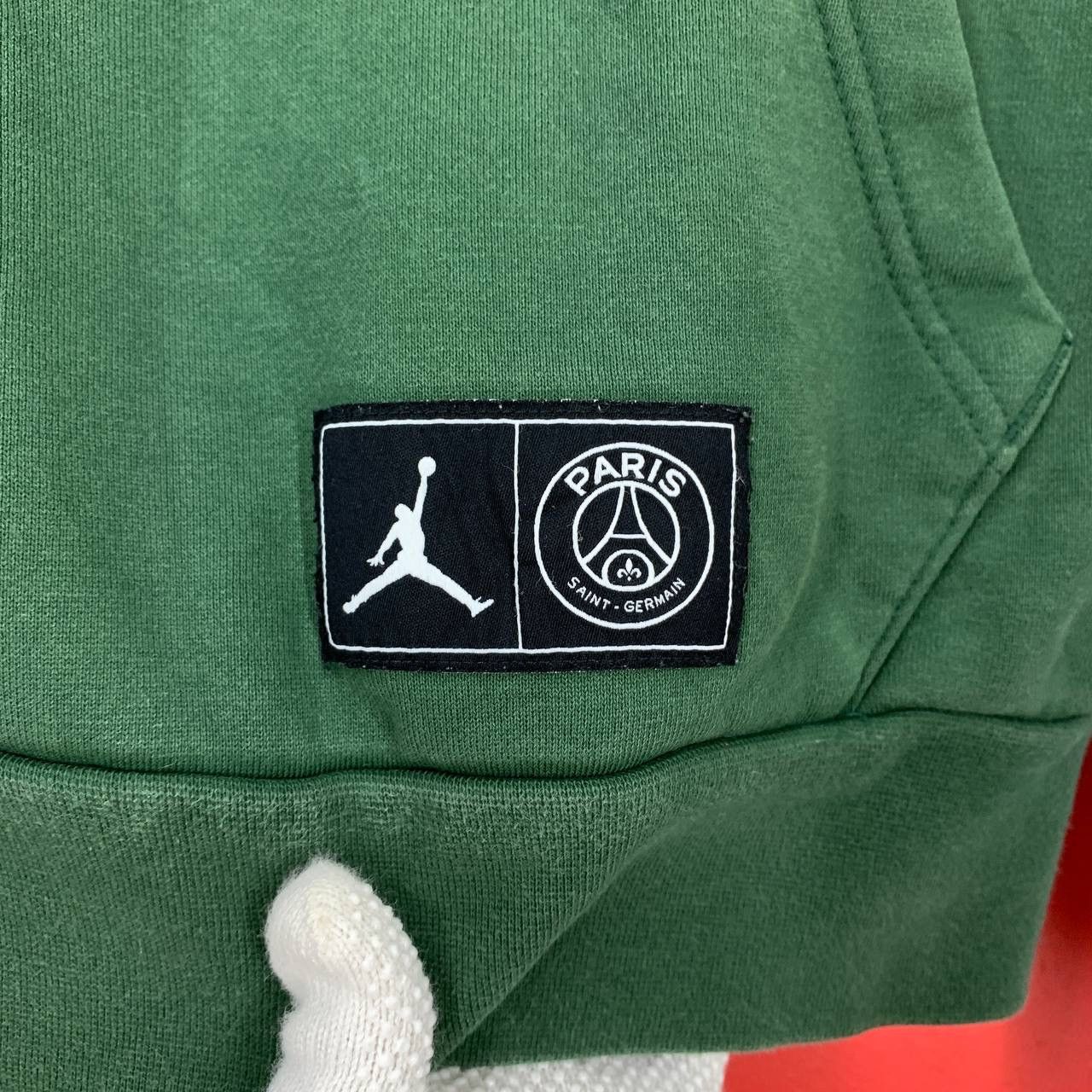 Jordan Brand AIR JORDAN Thrashed Hoodie Pullover #2295/24 Size US M / EU 48-50 / 2 - 4 Thumbnail