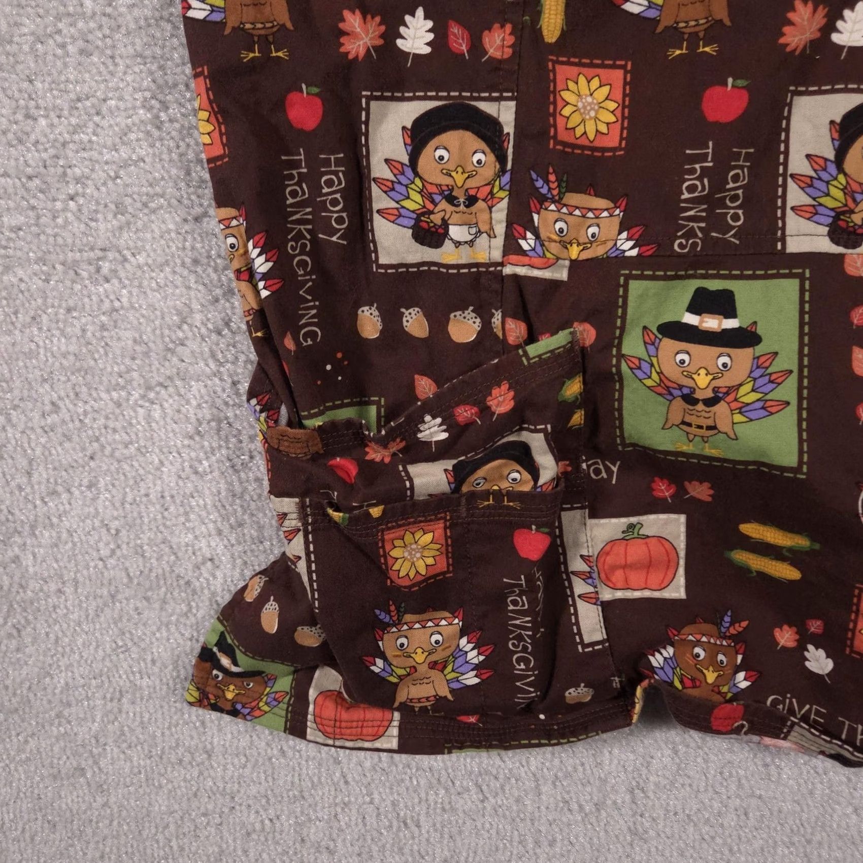 Vintage ScrubTop Womens Large Brown Thanksgiving Turkey Print Nursing Medical V-Neck Short Sleeve Pockets Tunic ScrubStar Size L / US 10 / IT 46 - 4 Thumbnail