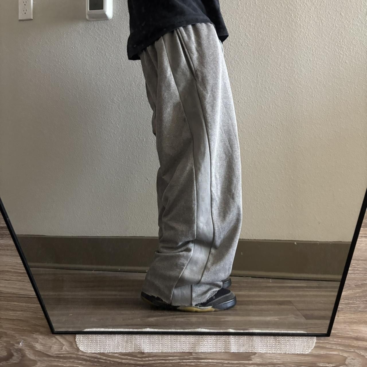 Japanese Brand Crazy Vintage Y2K/2000s Baggy Beige Grey Skater Style Essential Sweatpants! Fits L Size US 36 / EU 52 - 2 Thumbnail