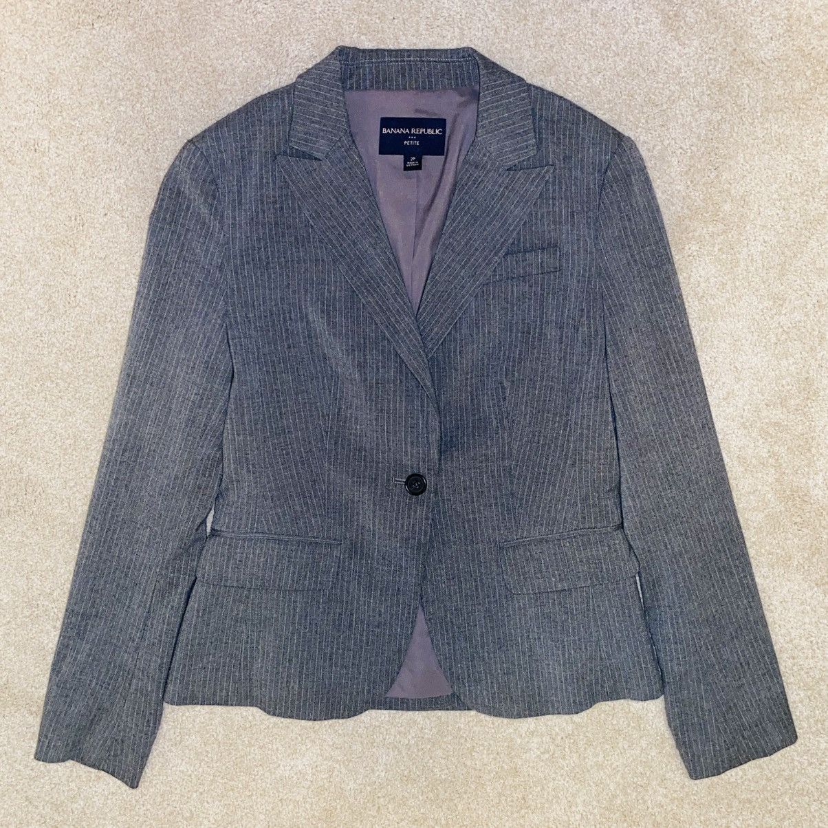 Banana Republic LIKE NEW Banana Republic Blazer – Size 2P Size XS / US 0-2 / IT 36-38 - 1 Thumbnail