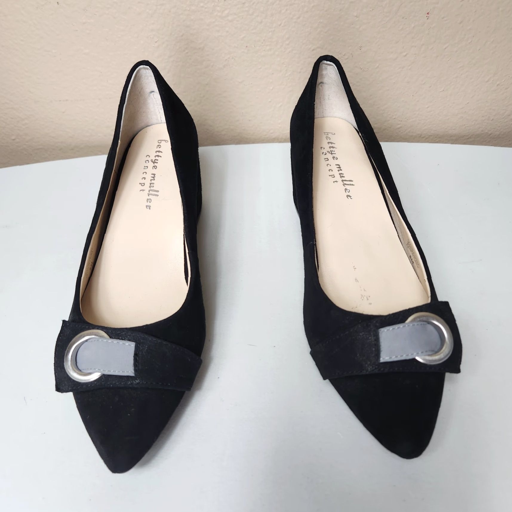 Vintage **Concept Bettye Muller Womens Black Suede Block Heel Pump** User: **Concept Bettye Muller Womens Black Suede Block Heel Pump** Size US 8 / IT 38 - 7 Thumbnail