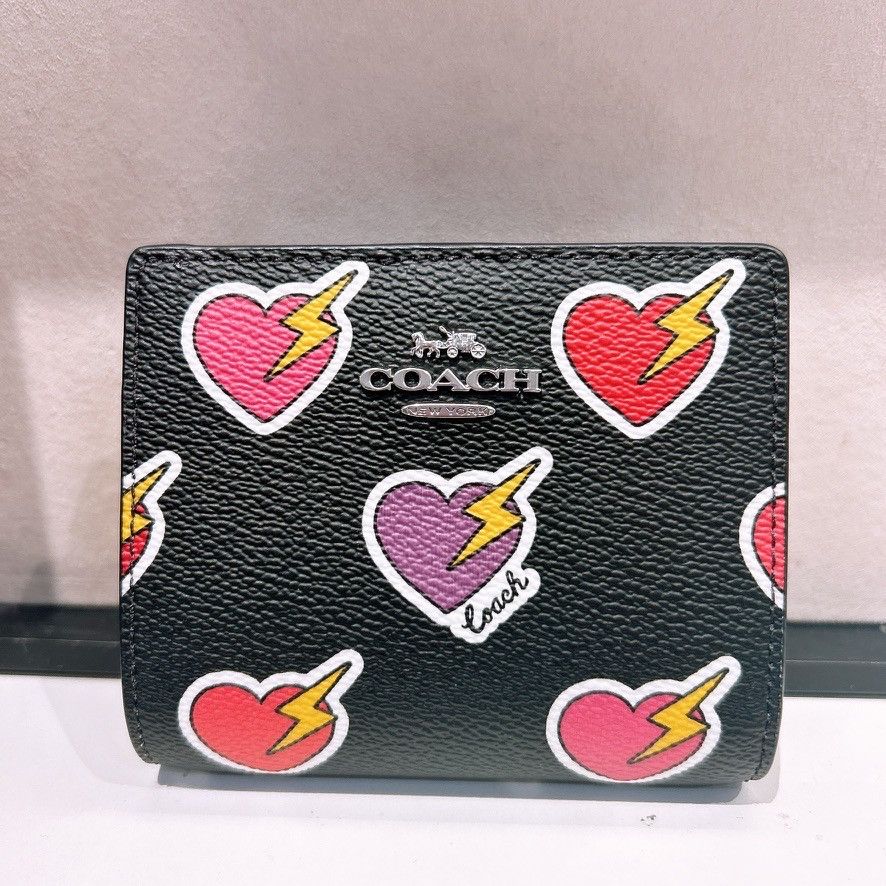 Coach Snap Wallet With Heart Bolt Print CW537 Size ONE SIZE - 1 Thumbnail