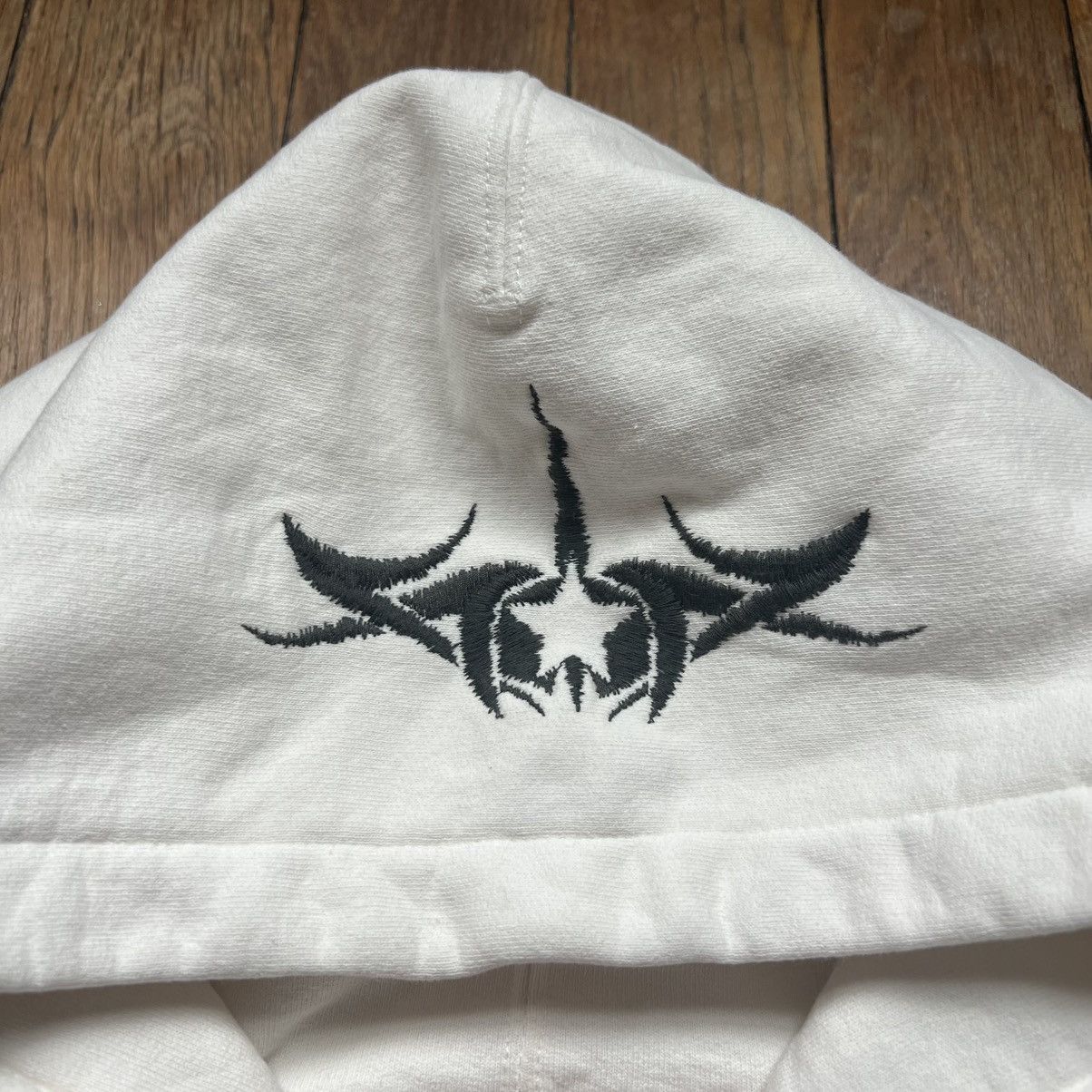 Supreme × The Great China Wall Supreme Great China Wall Sword Hooded Sweatshirt White XL Size US XL / EU 56 / 4 - 7 Thumbnail