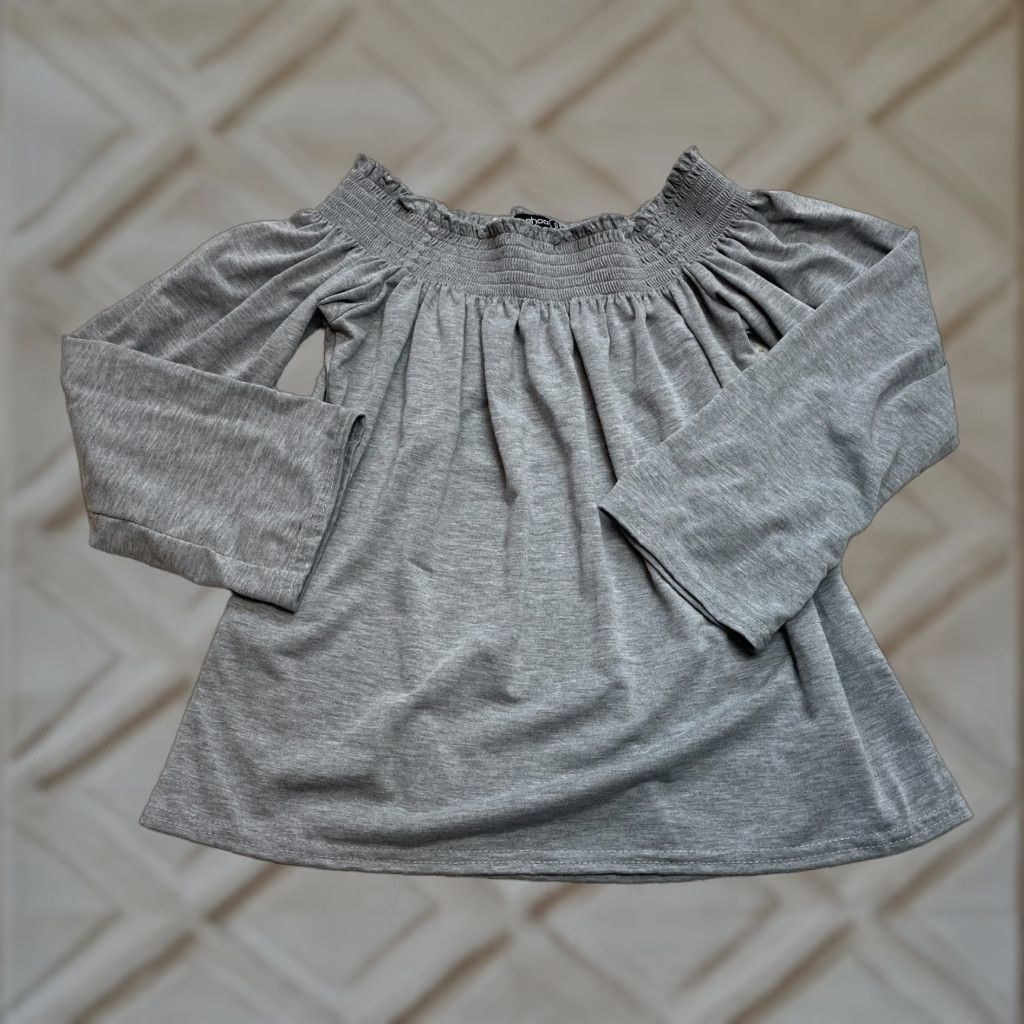 Boohoo VINTAGE Boohoo Blouse Shirt Womens 6 Gray Long Sleeve Wide Boat Neck Rayon Spandex Jersey Top Casual Shirt Womens Regular Size 6 Gray Size M / US 6-8 / IT 42-44 - 1 Thumbnail