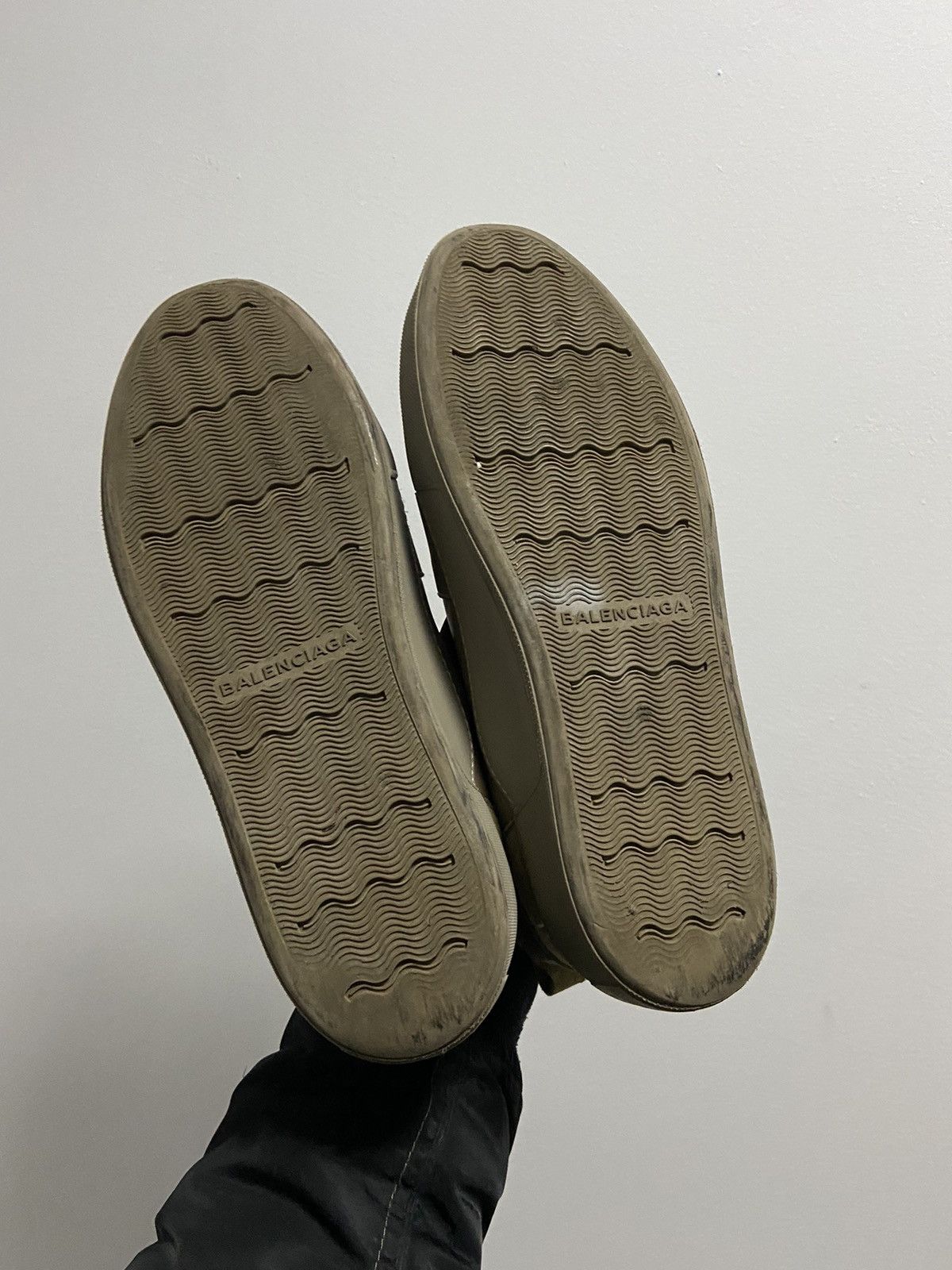 Balenciaga × Vintage Balenciaga luxury low top sneakers vintage trainers Size US 11 / EU 44 - 8 Thumbnail