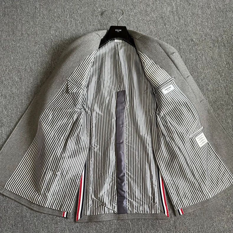 Thom Browne Thom Browne Size 00 Gray wool wrap-edged coat 2503-Nextar Size US XS / EU 42 / 0 - 5 Thumbnail