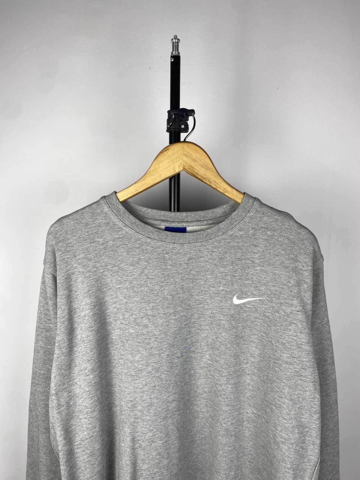 Nike × Vintage Vintage Nike Mini Swoosh Embroidery Logo Sweatshirt Size US XL / EU 56 / 4 - 2 Thumbnail