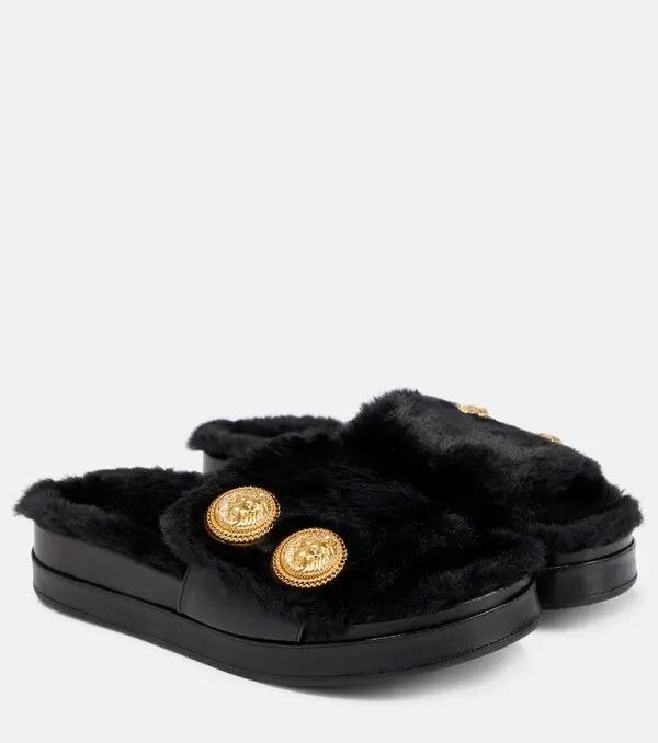 o1y0625 Slippers in Black
