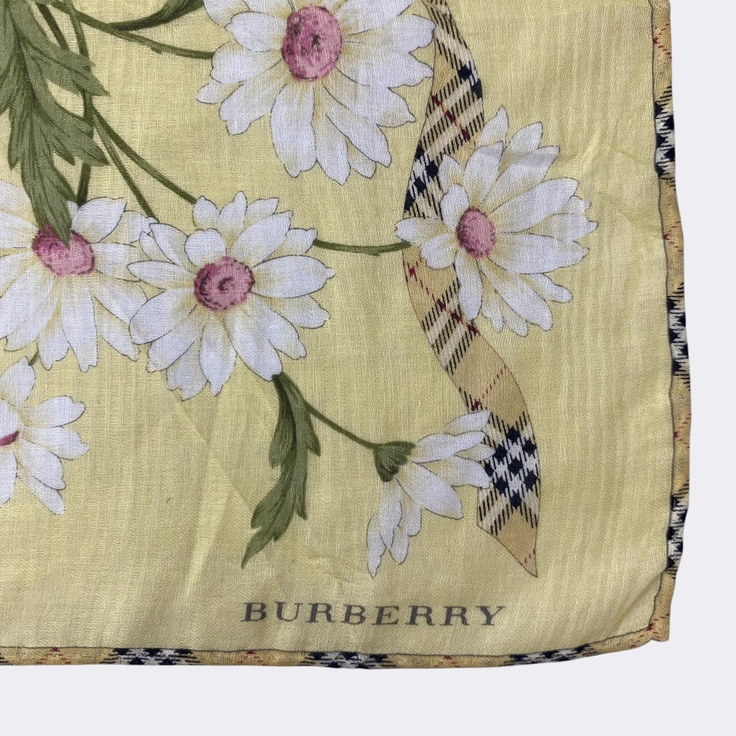 Burberry Vintage Burberry Handkerchief Neckerchief Bandana H179R Size ONE SIZE - 3 Thumbnail