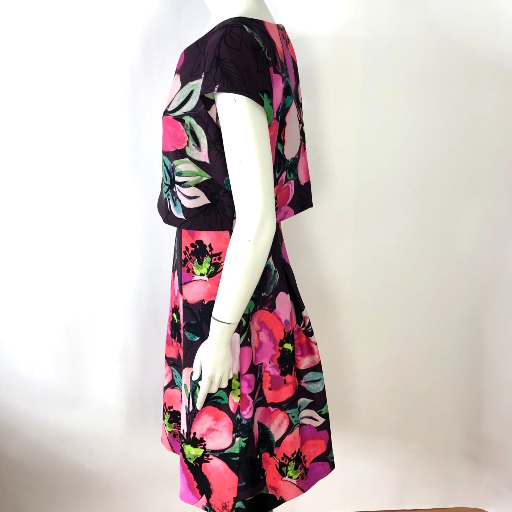 Vince Camuto Vince Camuto Dress Floral All Over Print Purple Knee Length A-Line 10 Tiered Short Sleeve Pullover Round Neck Women’s Size L / US 10 / IT 46 - 4 Thumbnail