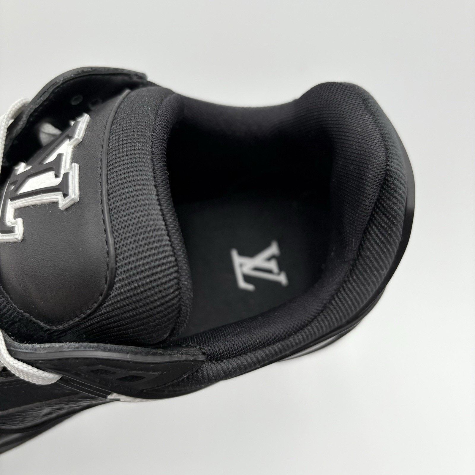 Louis Vuitton (9.5-10 US) Louis Vuitton Trainer ' Black ' | SUPER CLEAN! Size US 10 / EU 43 - 6 Thumbnail