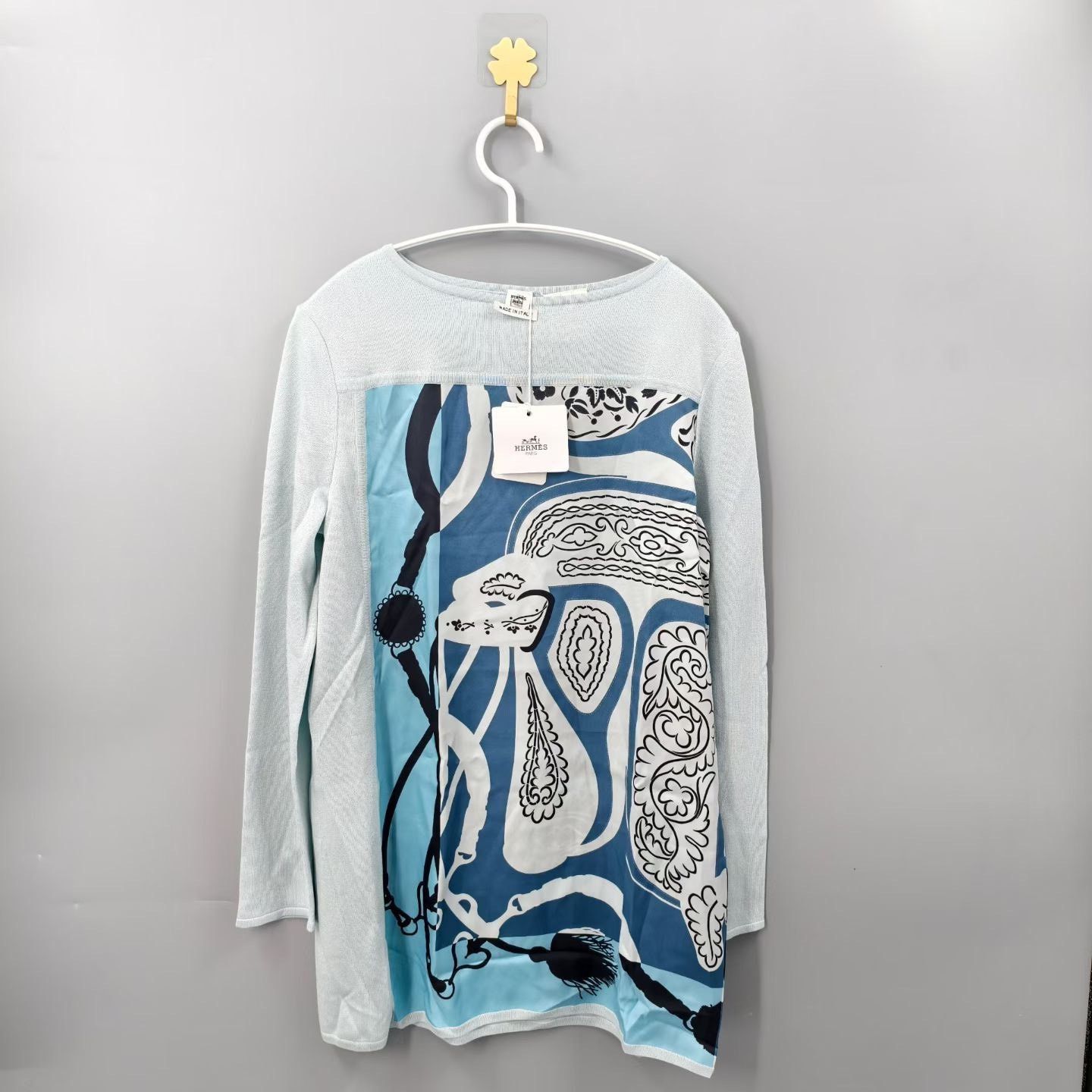 Hermes Hermes Silk Blue T-Shirt M Women Size M / US 6-8 / IT 42-44 - 1 Thumbnail