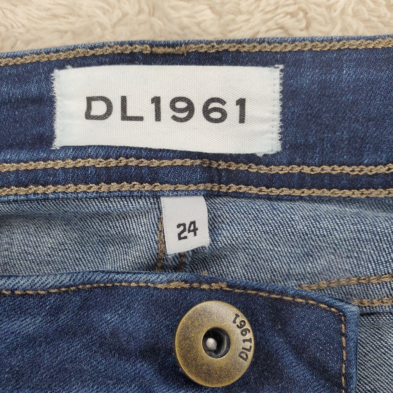 DL1961 DL1961 Coco Curvy Straight Jeans 24 / 0 Size 24" / US 00 / IT 34 - 5 Thumbnail
