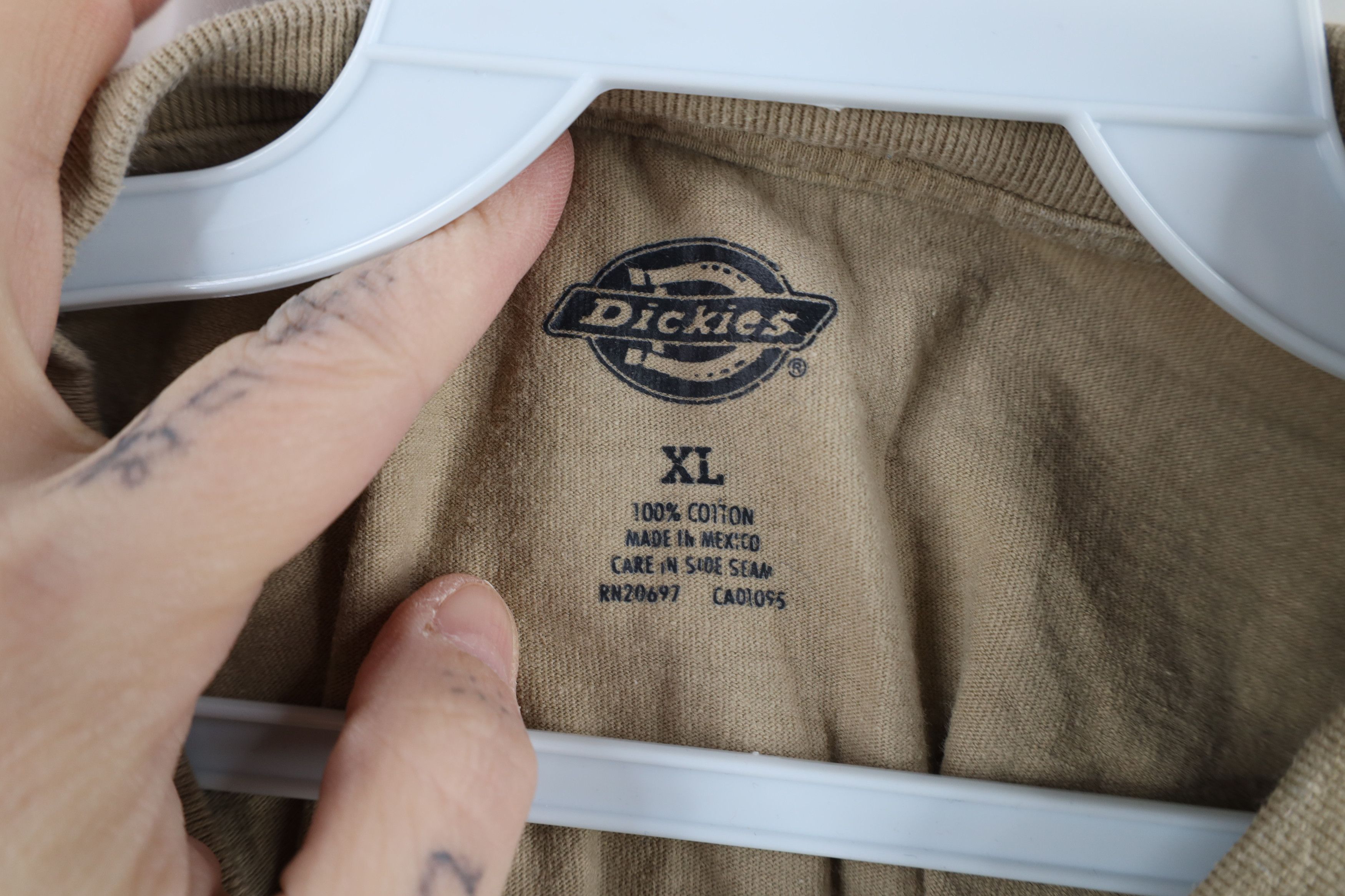 Dickies × Vintage Vintage Y2K Dickies Workwear Henley T-Shirt Beige Cotton Size US XL / EU 56 / 4 - 7 Thumbnail