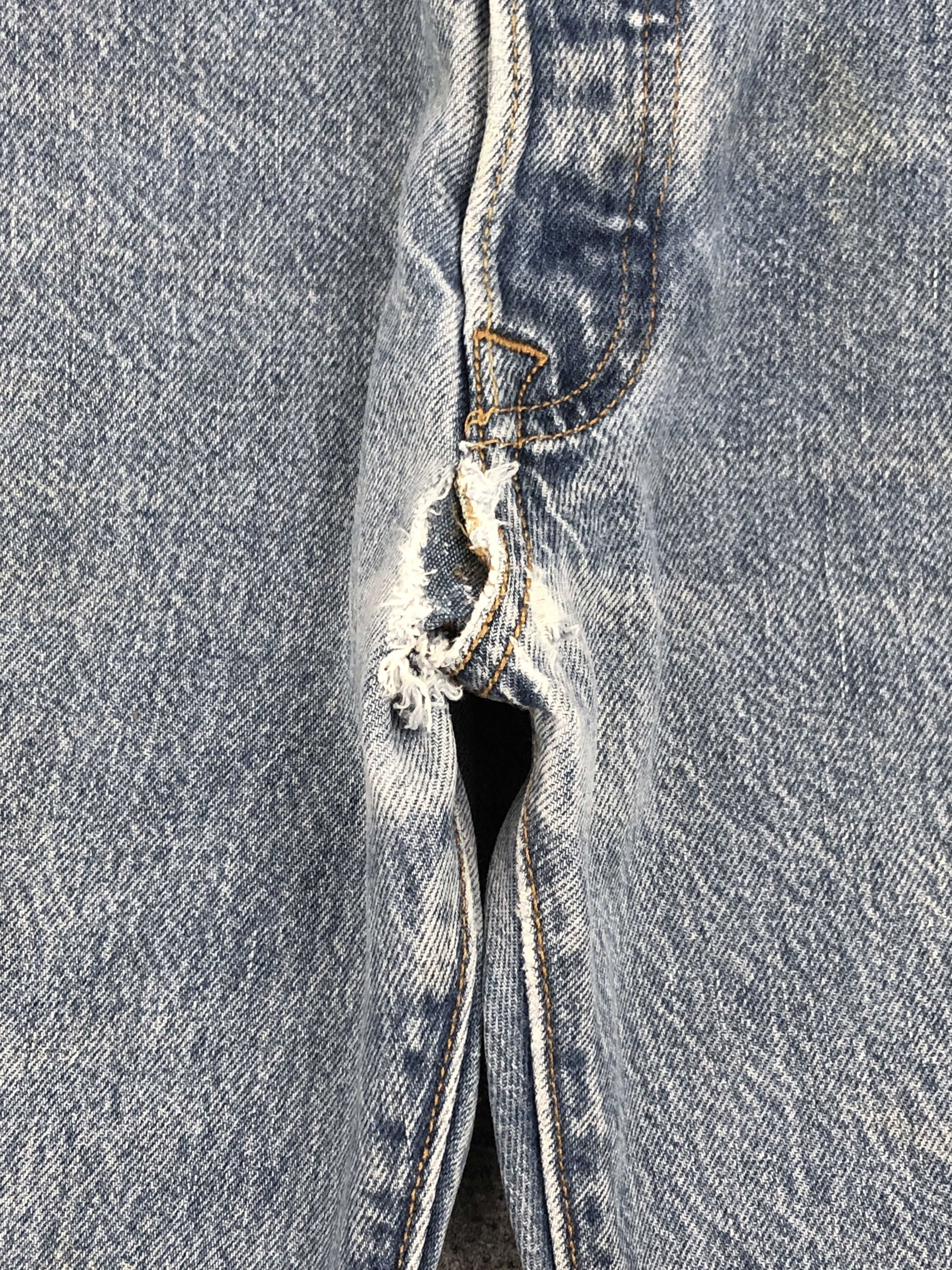 Levi's Vintage Levi's 501 Button Fly Jeans DP2310 Size US 37 - 10 Thumbnail